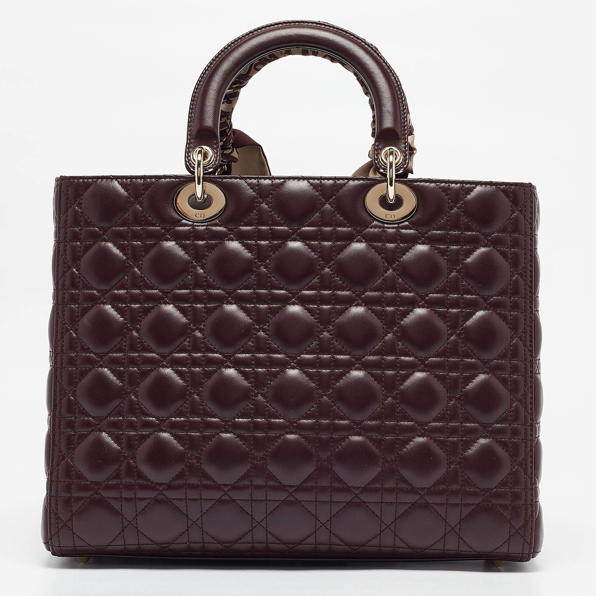Dior Cannage Borgoña Piel Lady Dior Tote Grande en Excelente estado para la venta en Dubai, Al Qouz 2