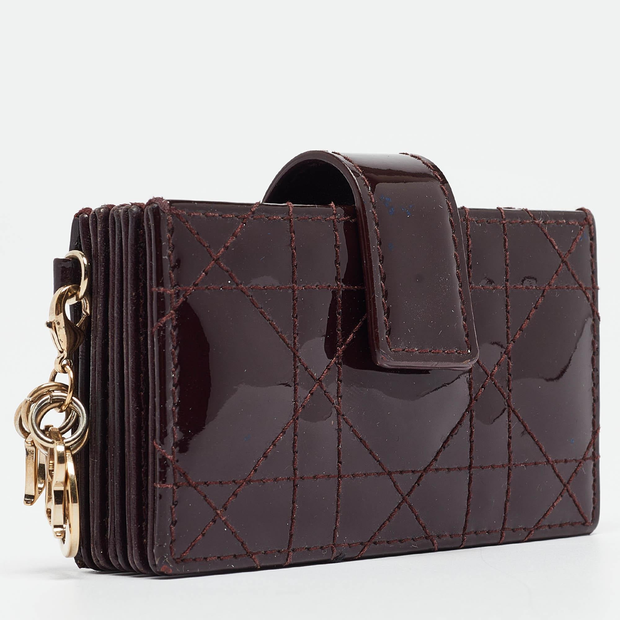 Dior Burgundy Cannage Patent Leather Lady Dior 5 Gusset Card Holder In Good Condition In Dubai, Al Qouz 2