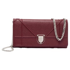 Christian Dior Burgunderfarbene Diorama WOC Clutch aus Leder