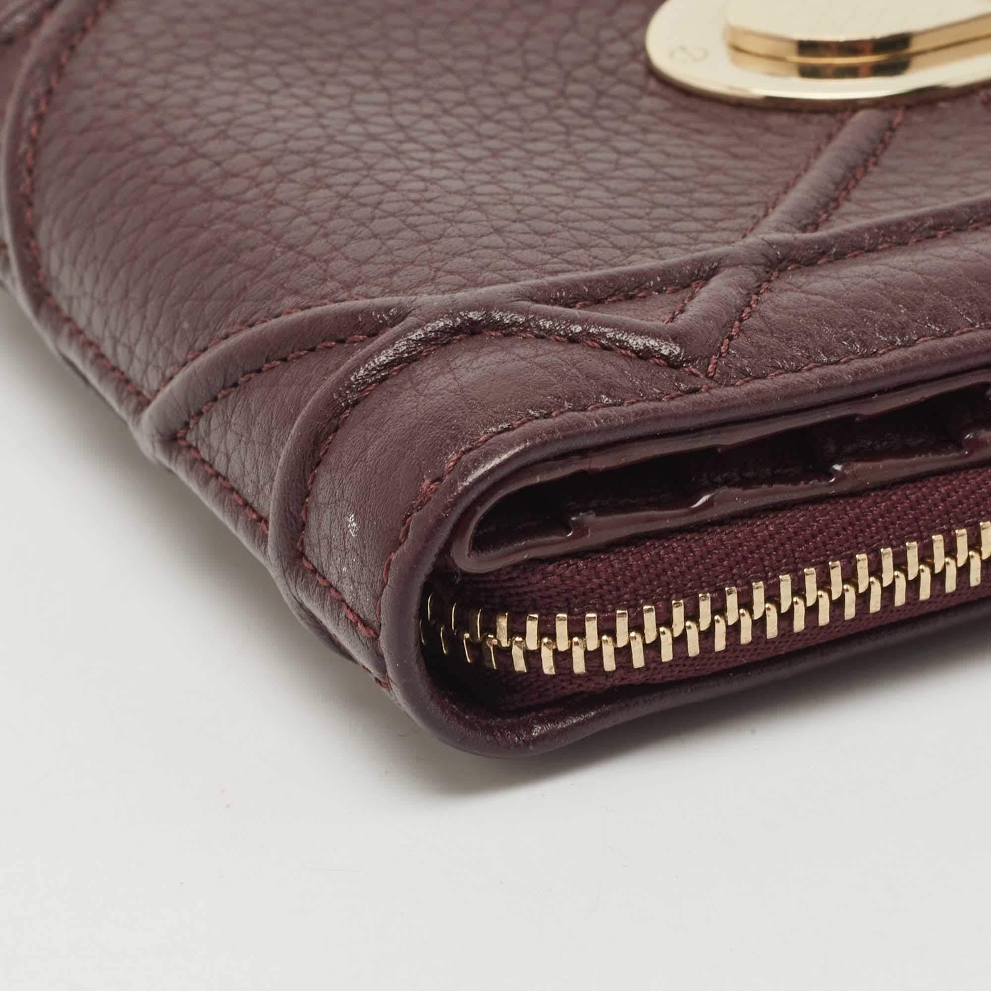 Dior Burgundy Leather Diorama Zip Compact Wallet en vente 1