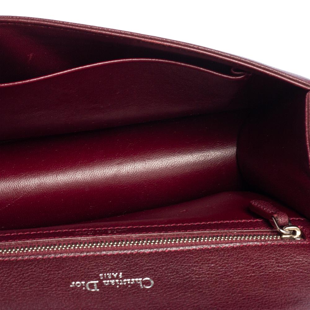 Dior Burgunderfarbene Medium Diorama Umhängetasche aus Leder mit Klappe 3