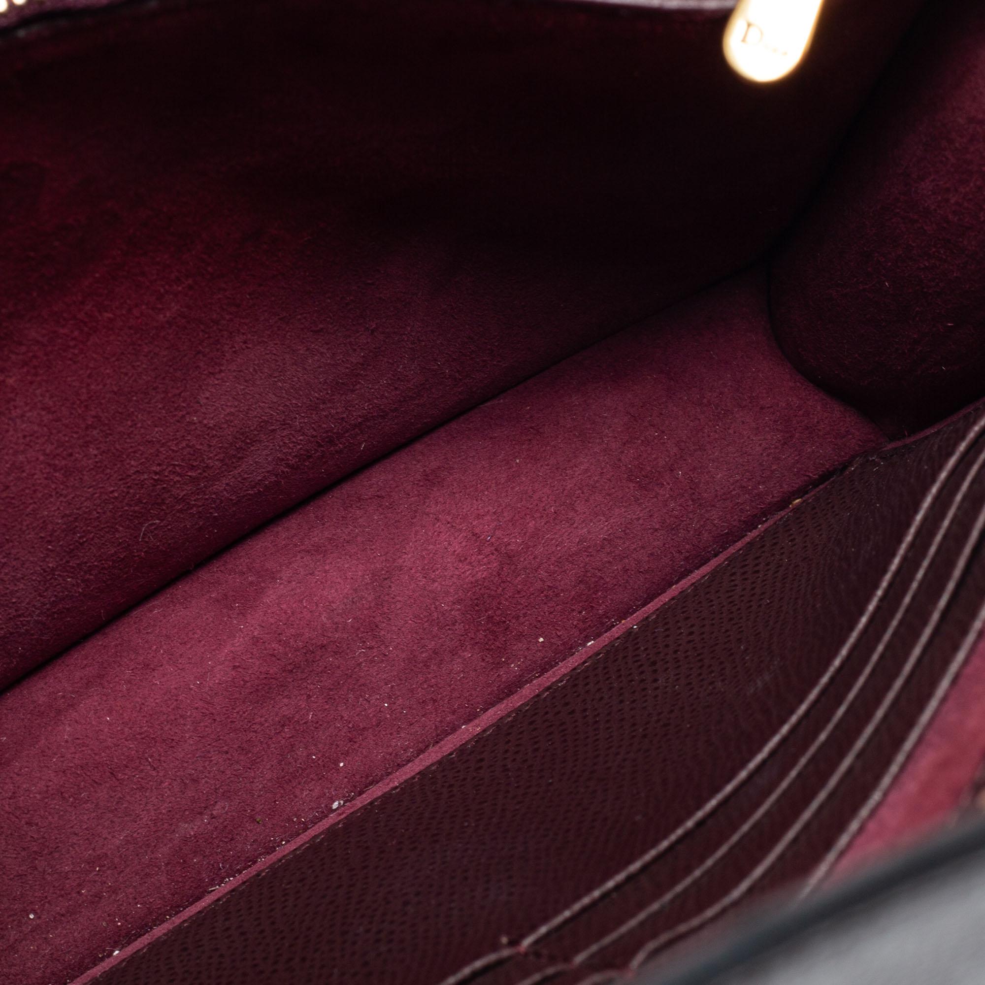 Dior Burgundy Leather Saddle Wallet on Chain In Good Condition In Dubai, Al Qouz 2