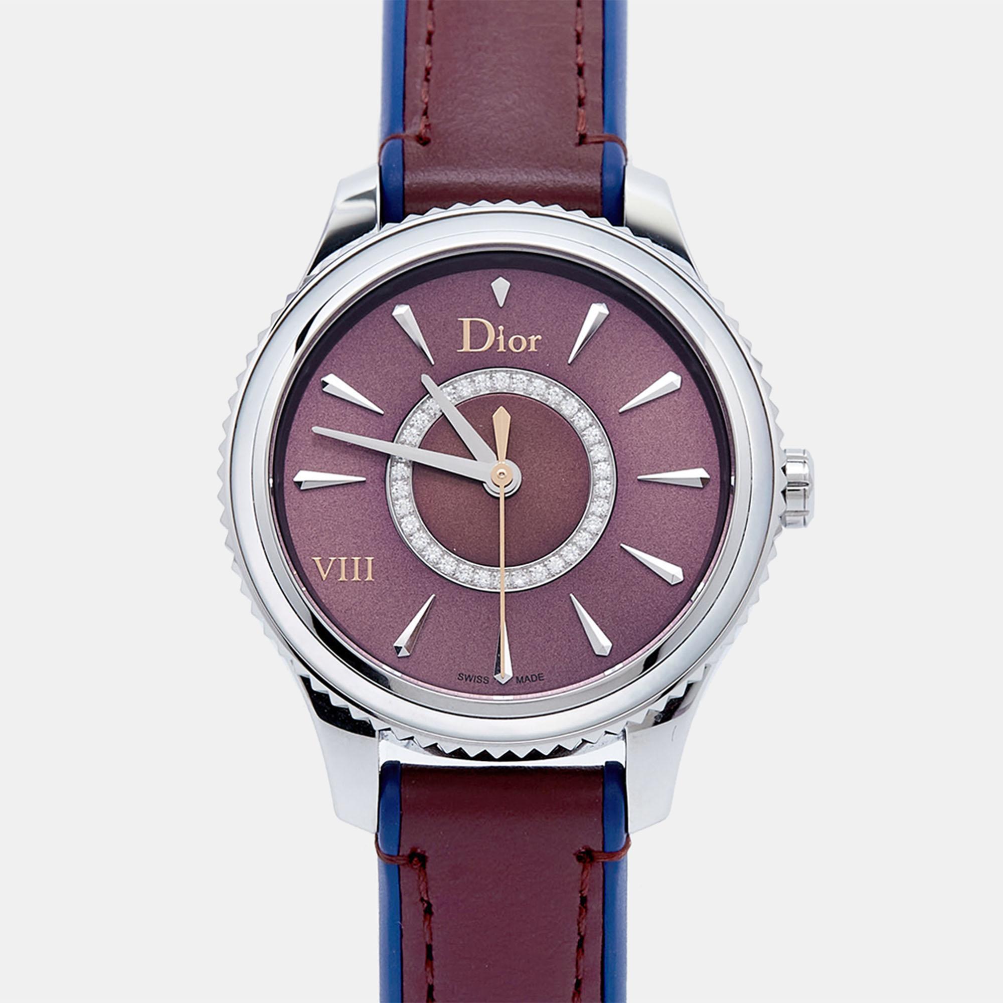 Dior Burgundy Mother Of Pearl Diamond CD152110A002 Women's Wristwatch 32 mm In Excellent Condition For Sale In Dubai, Al Qouz 2