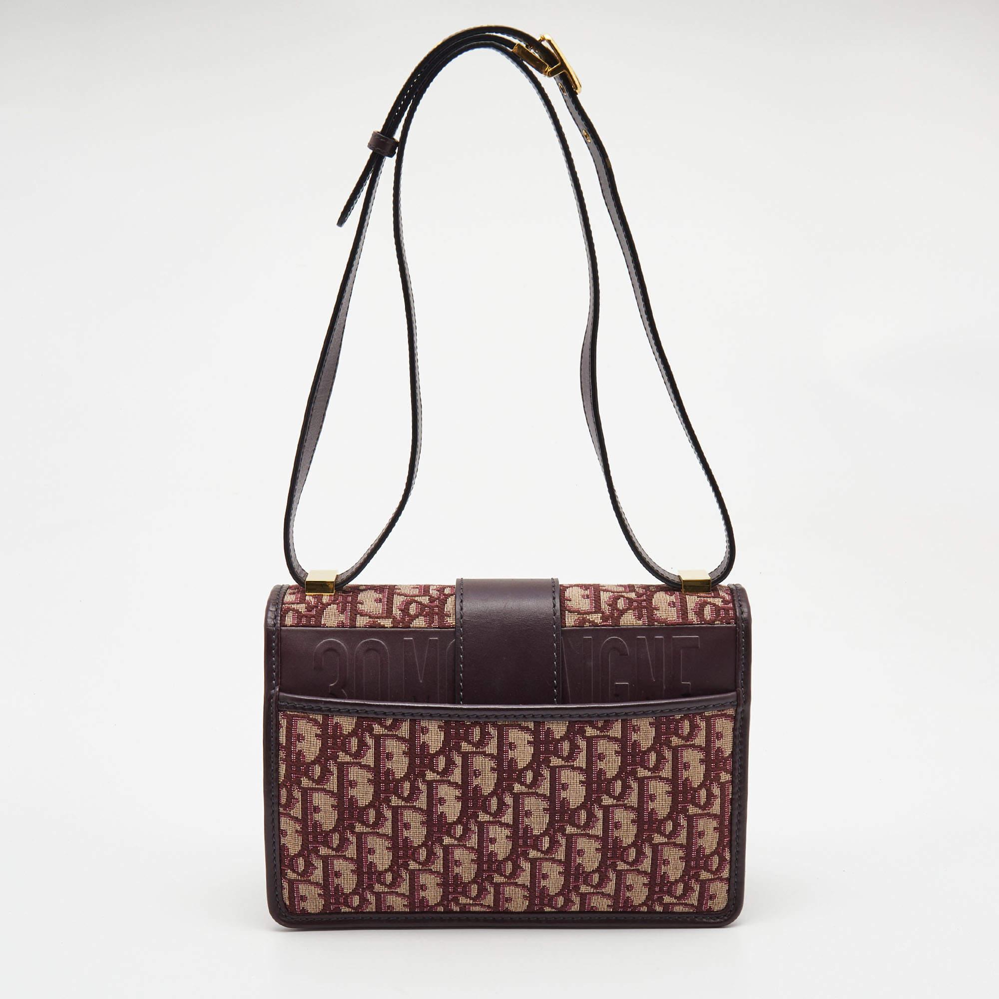 Dior Burgundy Oblique Canvas and Leather 30 Montaigne Shoulder Bag In Good Condition In Dubai, Al Qouz 2