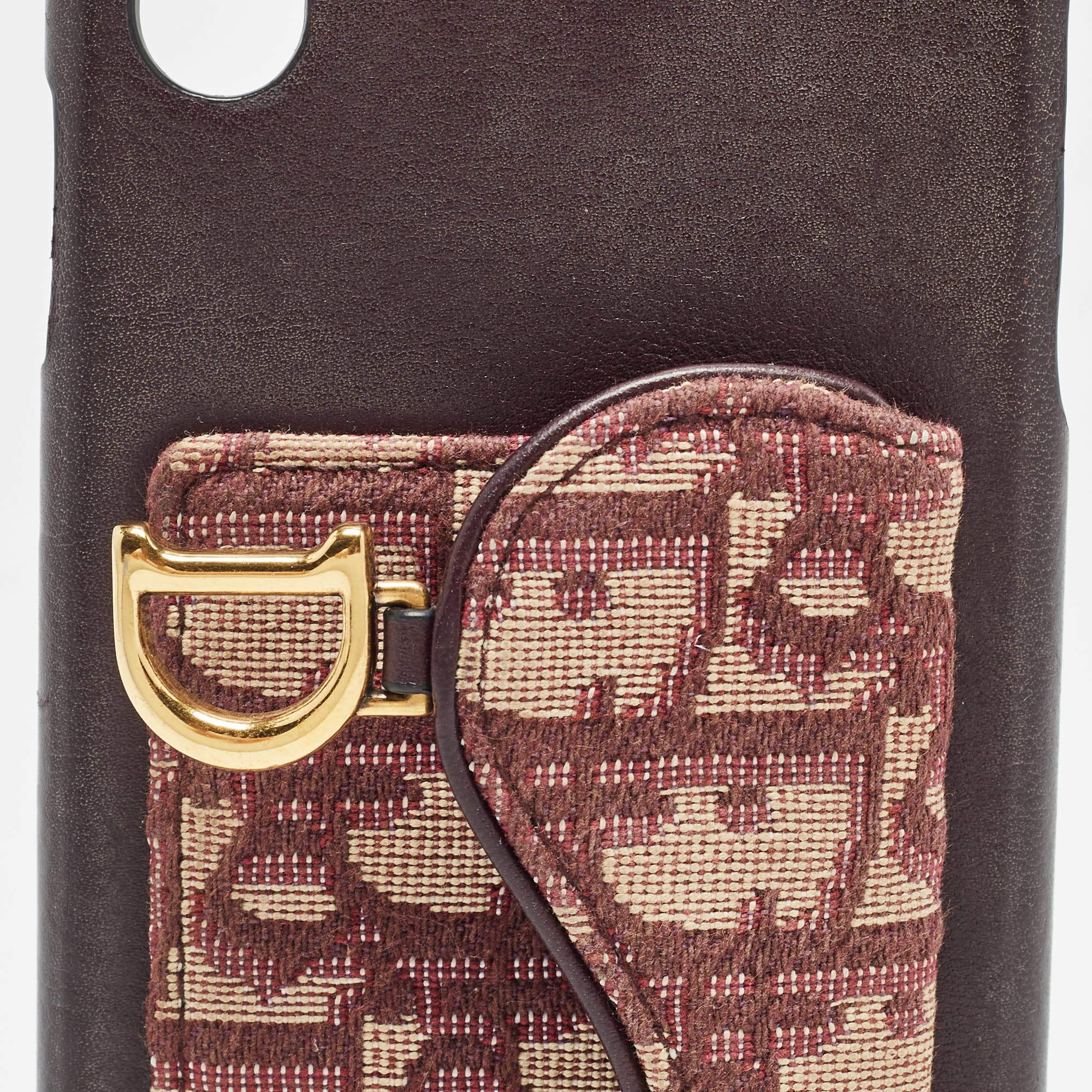 Marrone Custodia Dior Burgundy Oblique in tela e pelle per iPhone XS Max in vendita