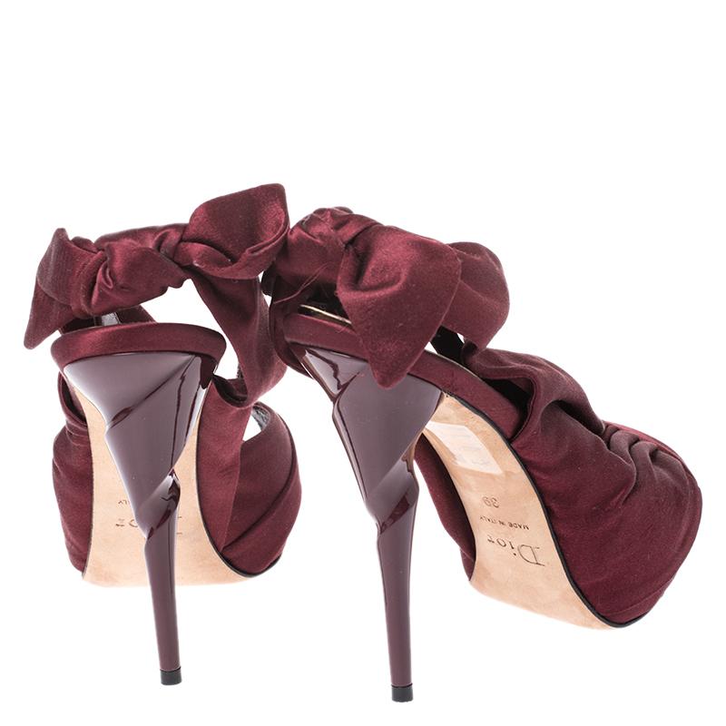 Dior Burgundy Peep Toe Ruffle Detail Bow Slingback Platform Sandals Size 39 In Good Condition In Dubai, Al Qouz 2