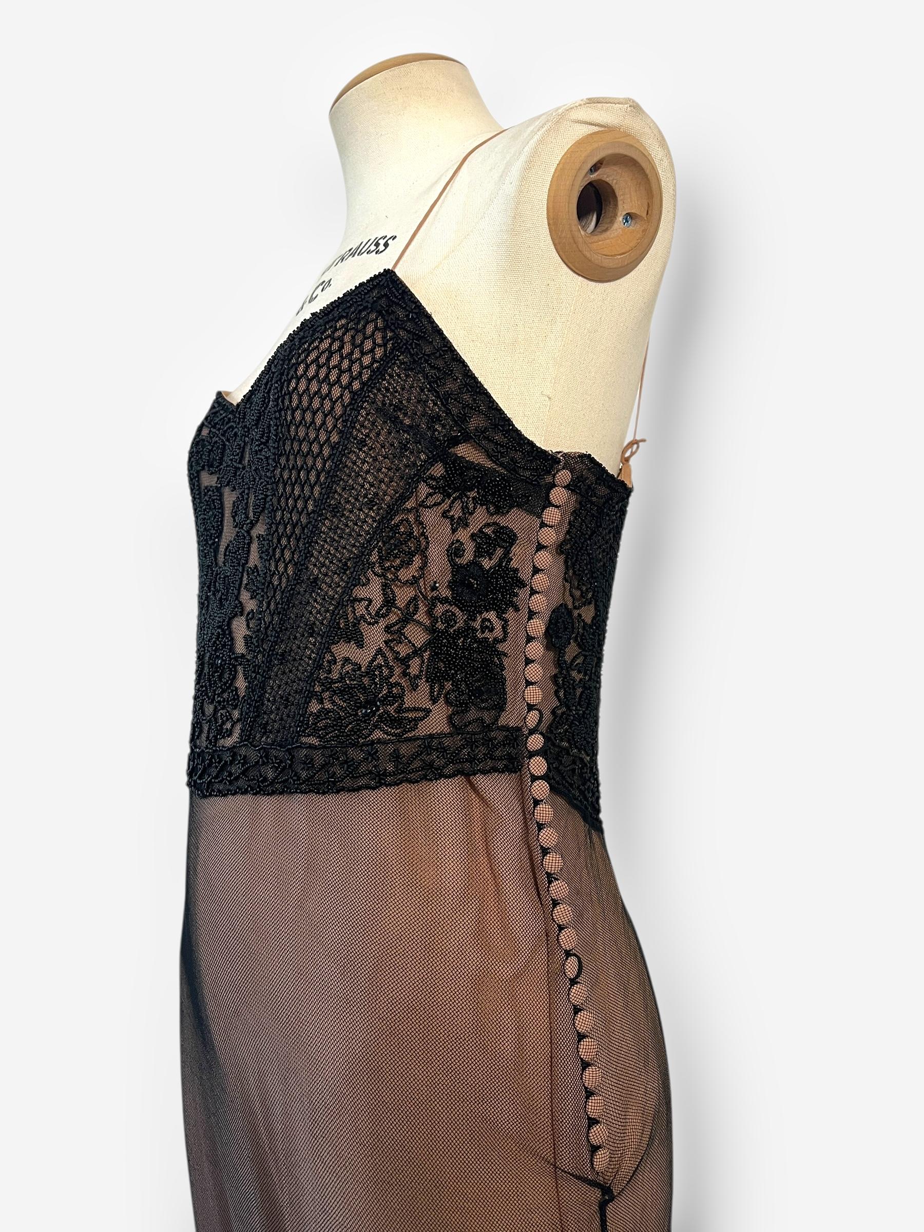 Robe en dentelle perlée Dior by John Galliano 2006 en vente 2