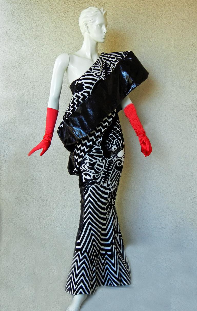 Dior par John Galliano Robe de défilé Kabuki asiatique « Elvira » collectionneurs, musées Neuf - En vente à Los Angeles, CA