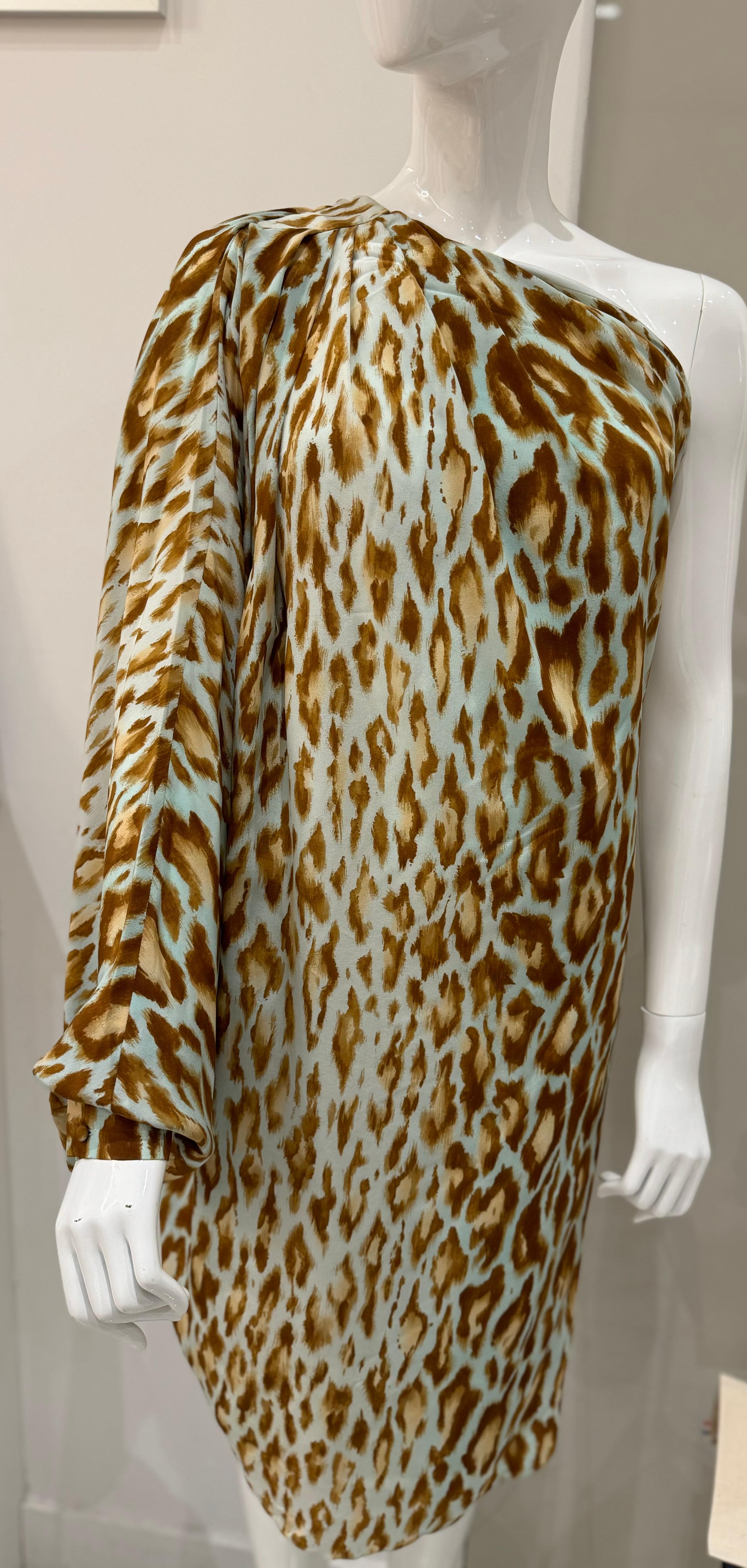 Vestido de cóctel de seda con estampado de guepardo Dior by John Galliano Crucero 2008 en venta 9