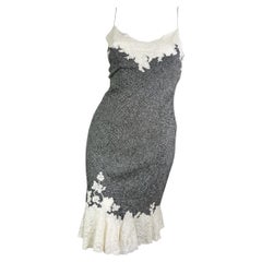 Dior by John Galliano Otoño 1998 RTW Vestido de tweed con adornos de encaje
