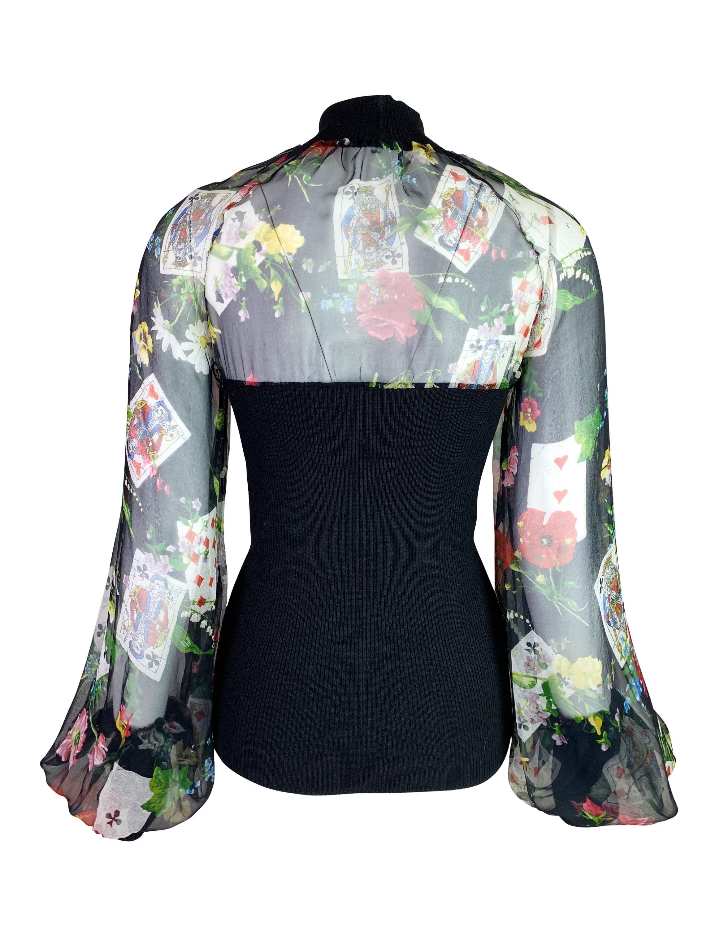 Rippenstrick mit bedrucktem Seidenchiffon. 

Größe FR 38:: empfohlen für die Größen XS bis kleiner M. 

Ausgezeichneter Vintage-Zustand.