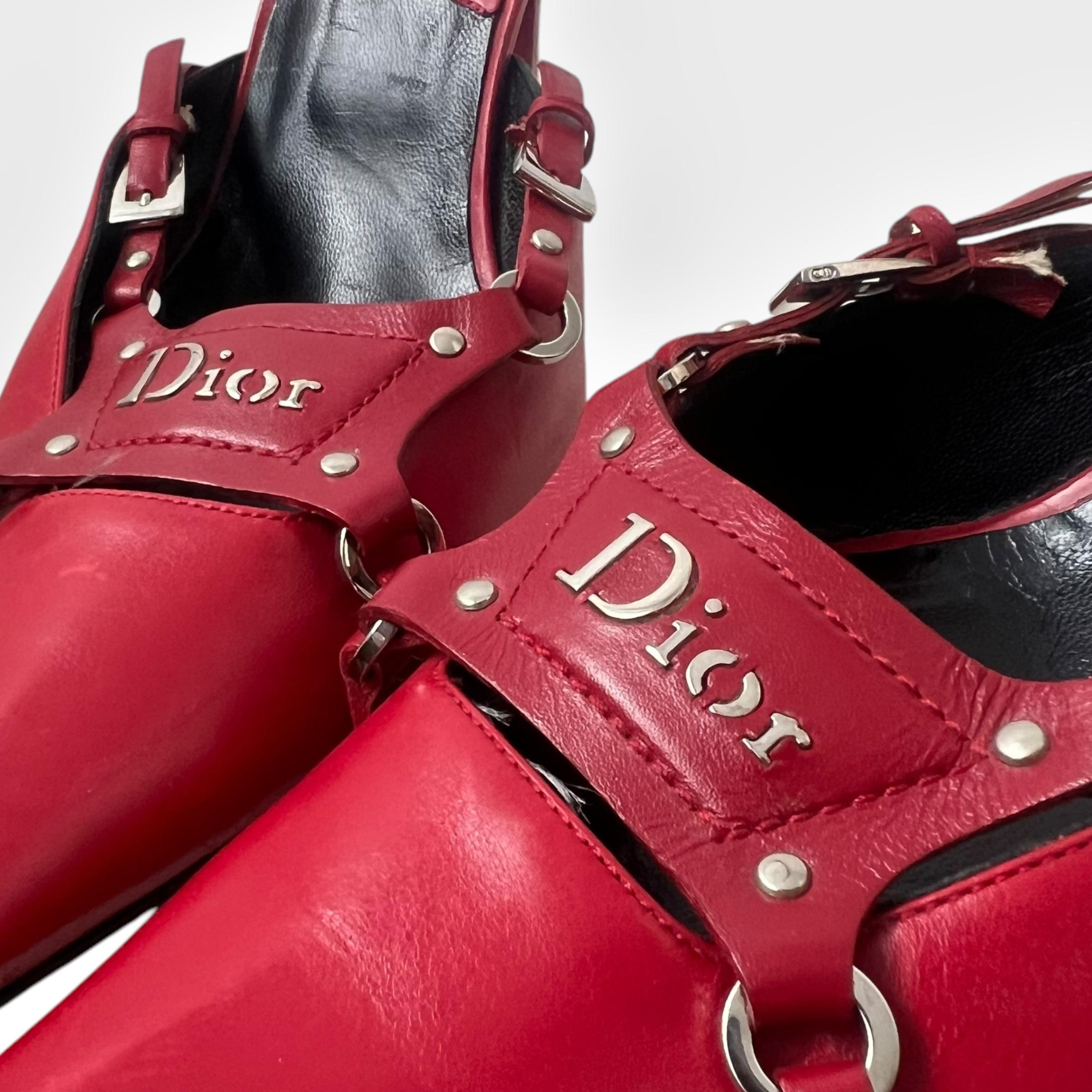 Dior by John Galliano Rote Bondage Heels aus Leder, Herbst/Winter 2003 im Angebot 1