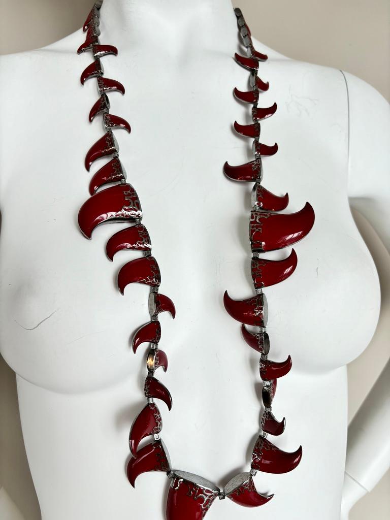 DIOR by JOHN GALLIANO Vintage Red Enamel Tooth Long Necklace Y2K In Excellent Condition In Leonardo, NJ