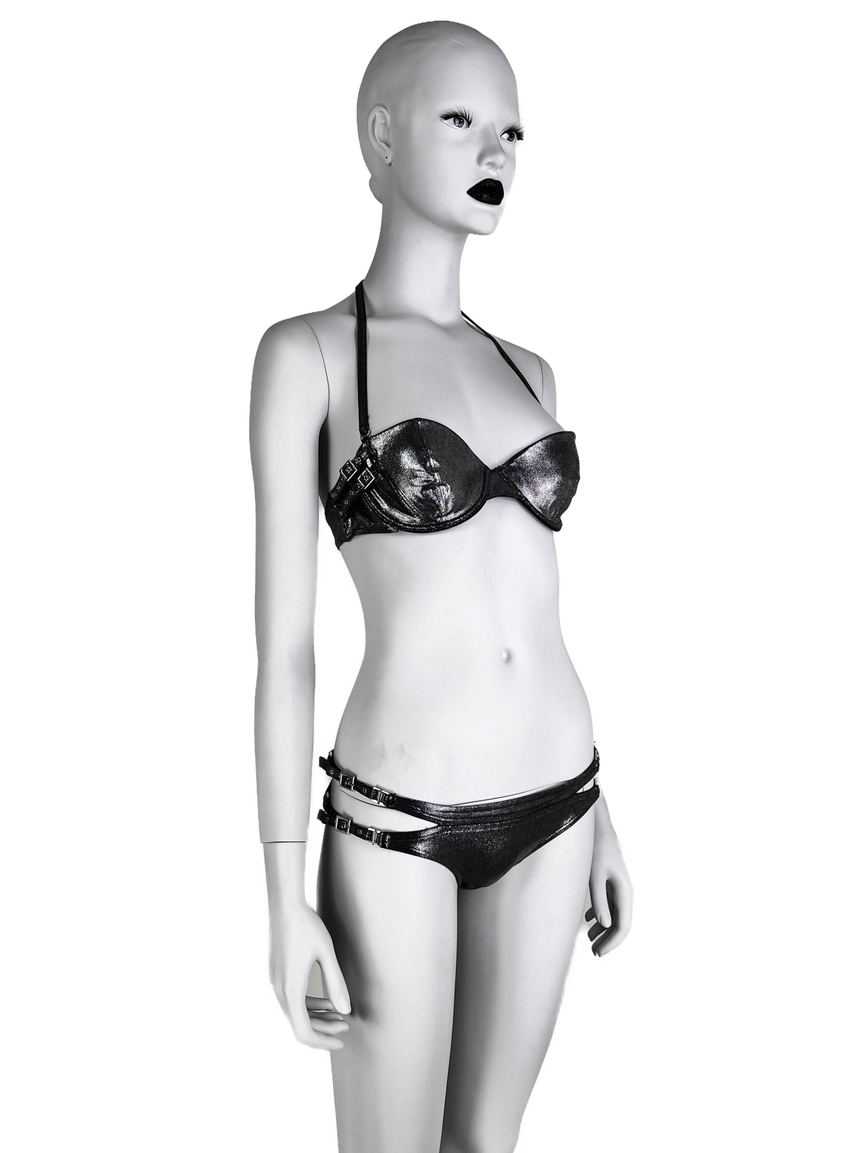 Dior by John GallianoSpring 2004 Metallic Wet Look Bikini mit Ausschnitt im Metallic-Look im Angebot 1