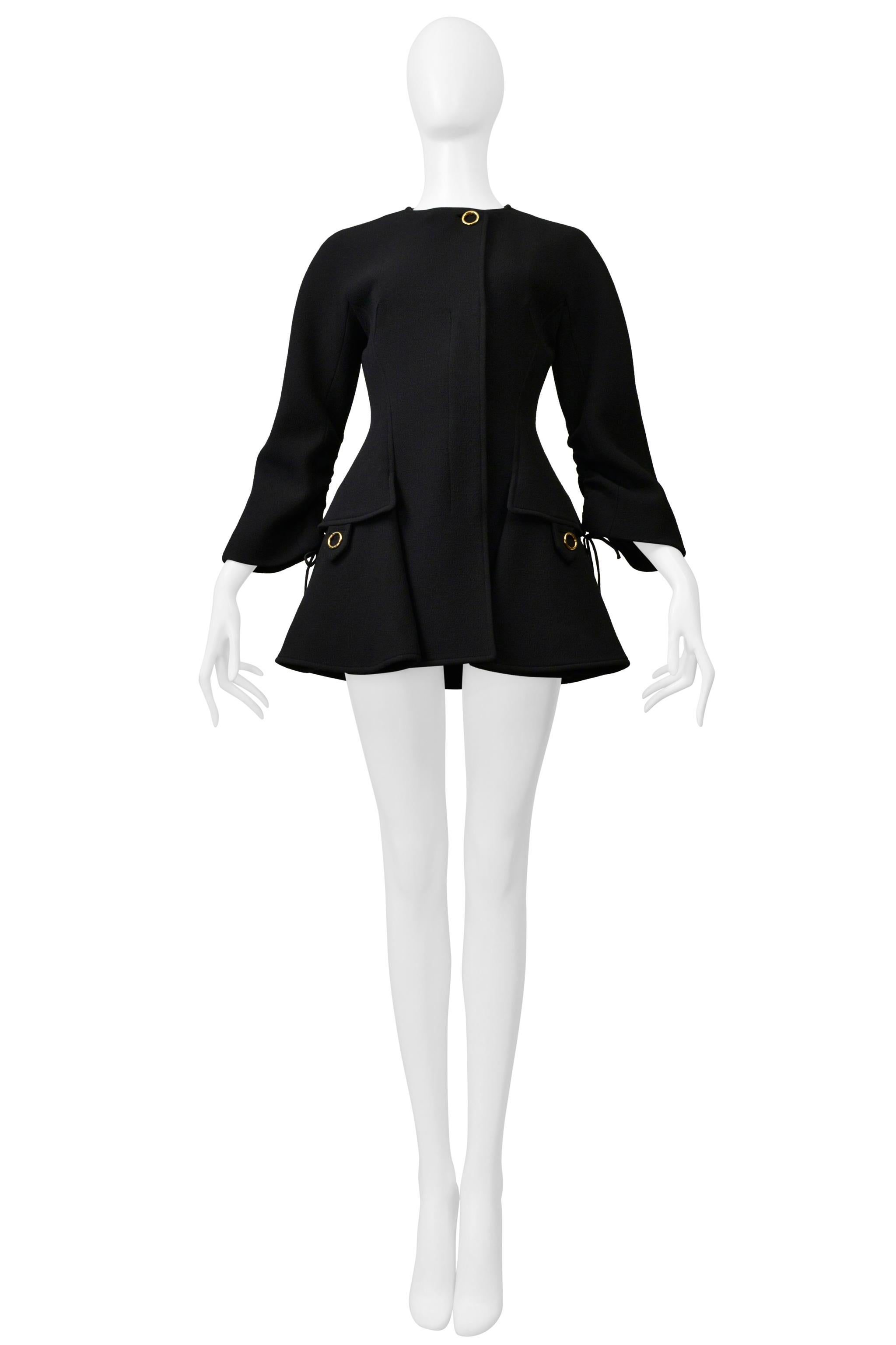 Nero Dior By Raf Simons: cappotto nero con coulisse modernista e hardware dorato in vendita