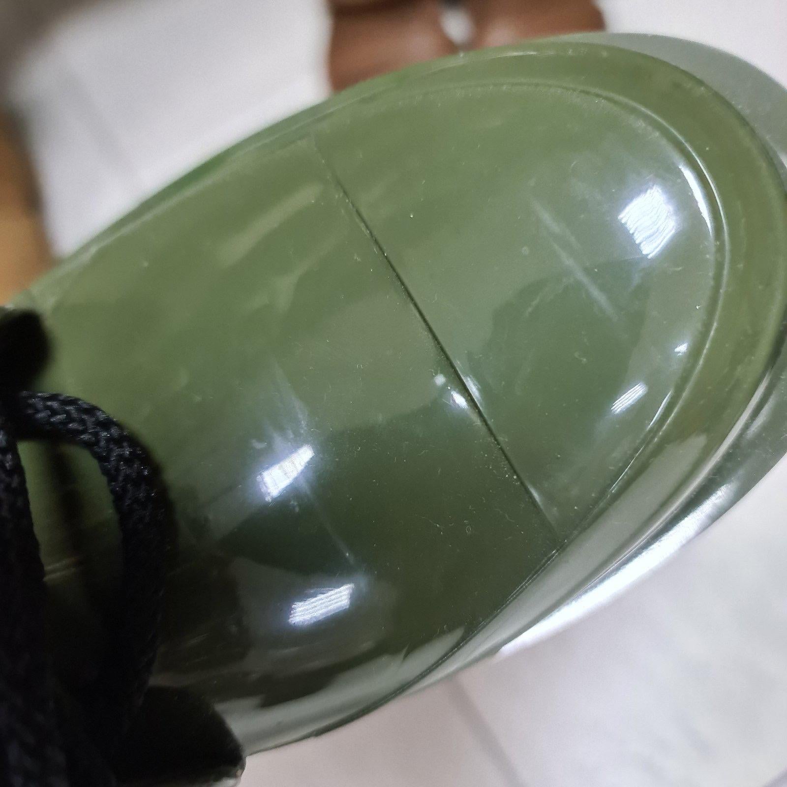  Dior Camp Rain Stiefel aus grünem Gummi  im Angebot 3