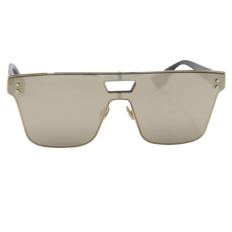 Dior CD Logo Diorizon1 Oversized Square Sunglasses

The oversized and futuristic appearance of Dior Sunglasses' Diorizon1 design make this pair the must-have accessory you were looking for. Featuring a square golden metal frame, grey lenses and