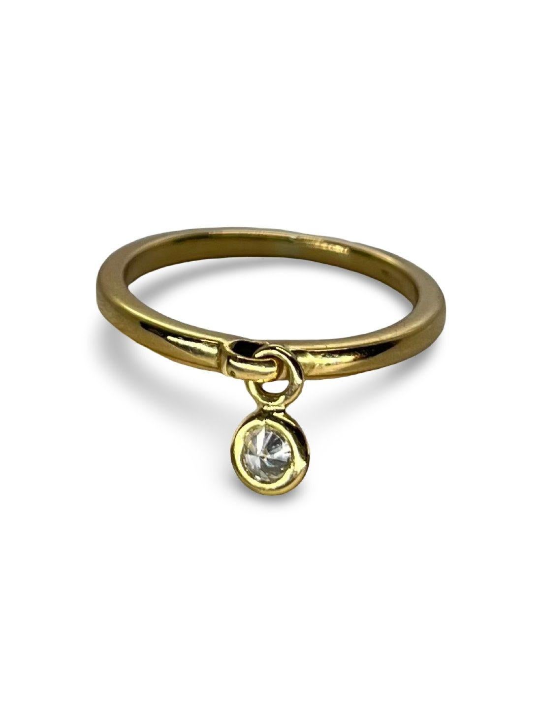 Moderno Anello Dior Coquines in oro giallo e diamanti in vendita
