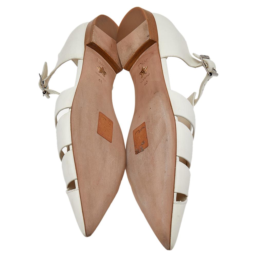 Dior Cream Leather Flat Sandals Size 40 In Good Condition In Dubai, Al Qouz 2
