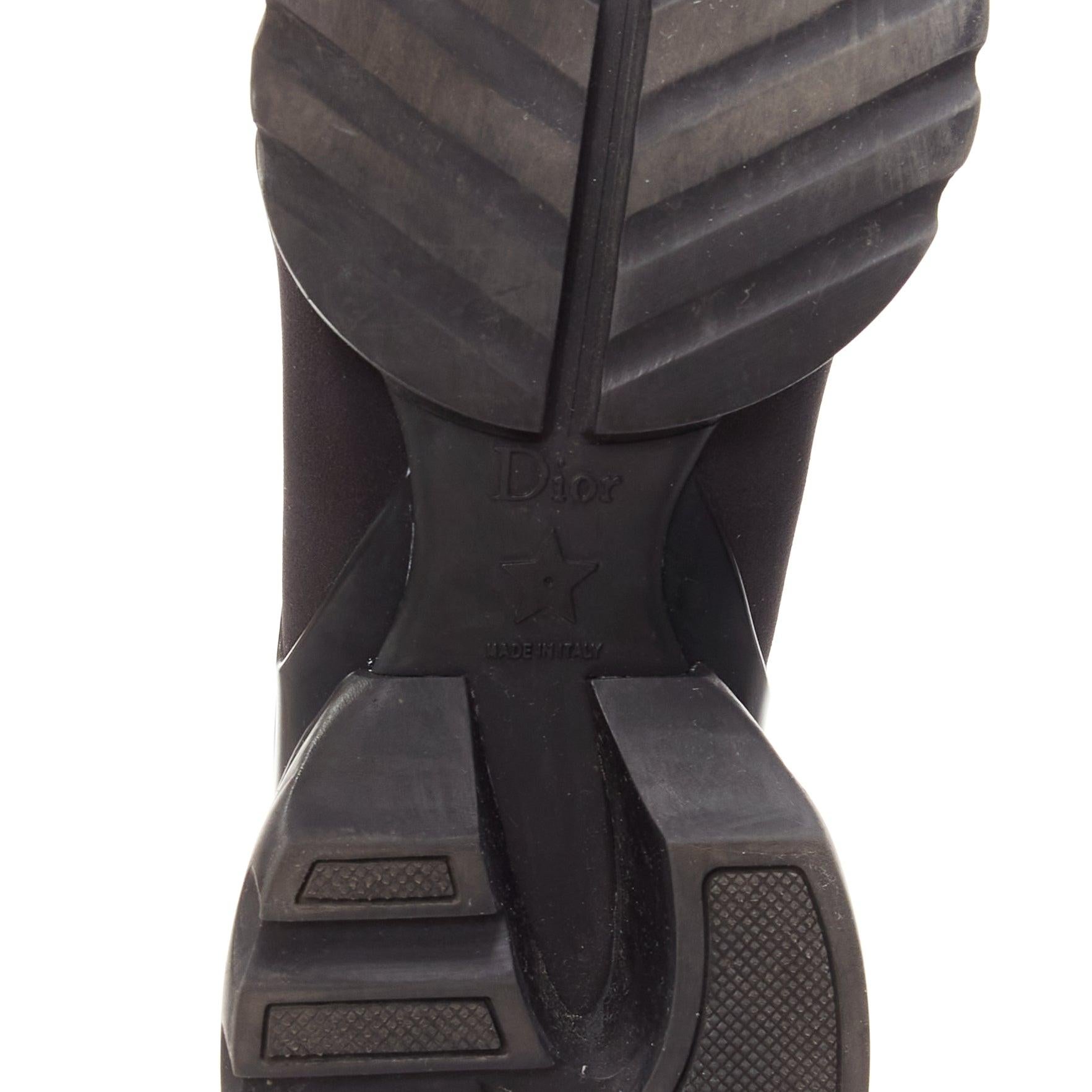 DIOR D-connect Schwarzer klobiger Turnschuhe mit technischem D-connect-Logo und Schnürung EU35 im Angebot 6