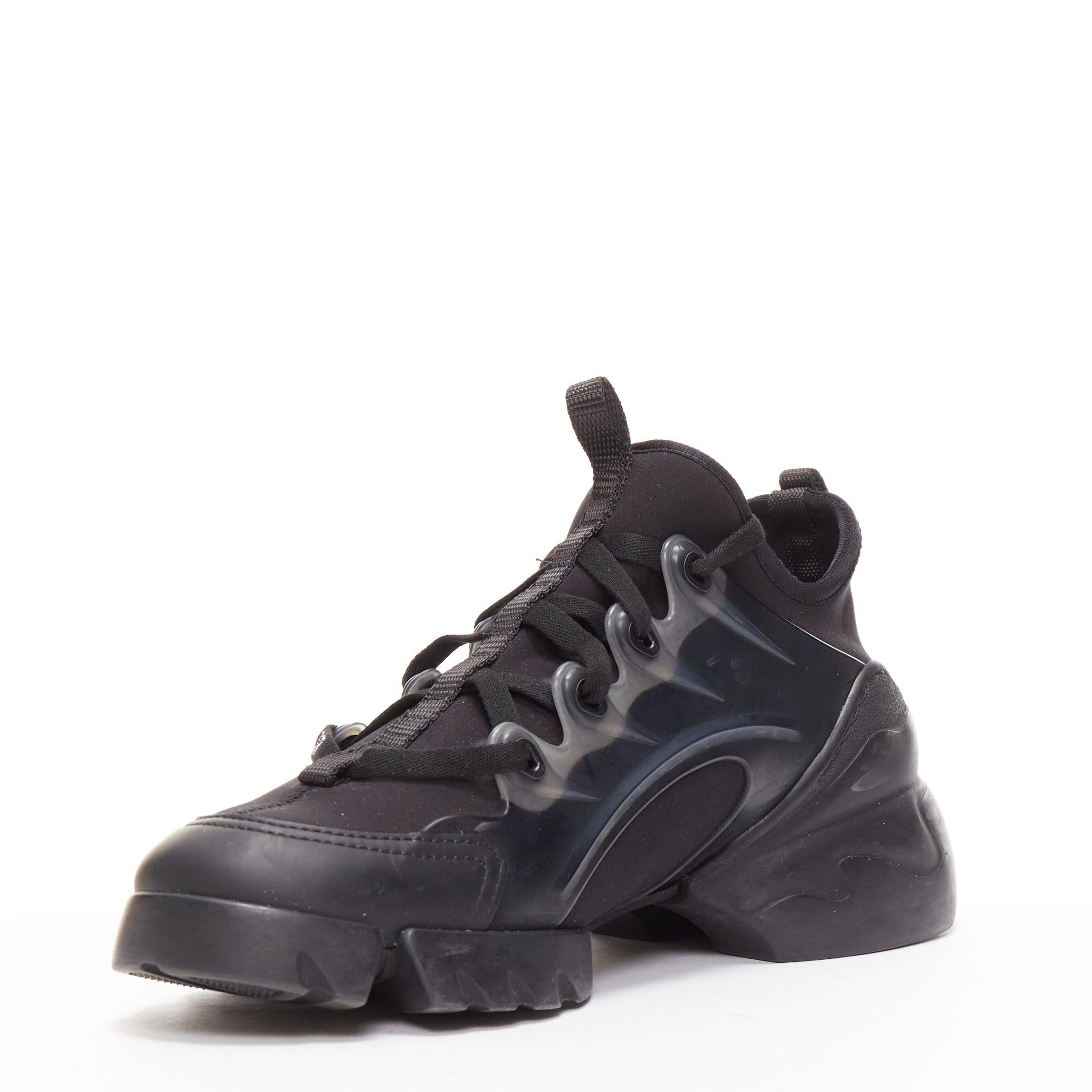 DIOR D-connect Schwarzer klobiger Turnschuhe mit technischem D-connect-Logo und Schnürung EU35 Damen im Angebot