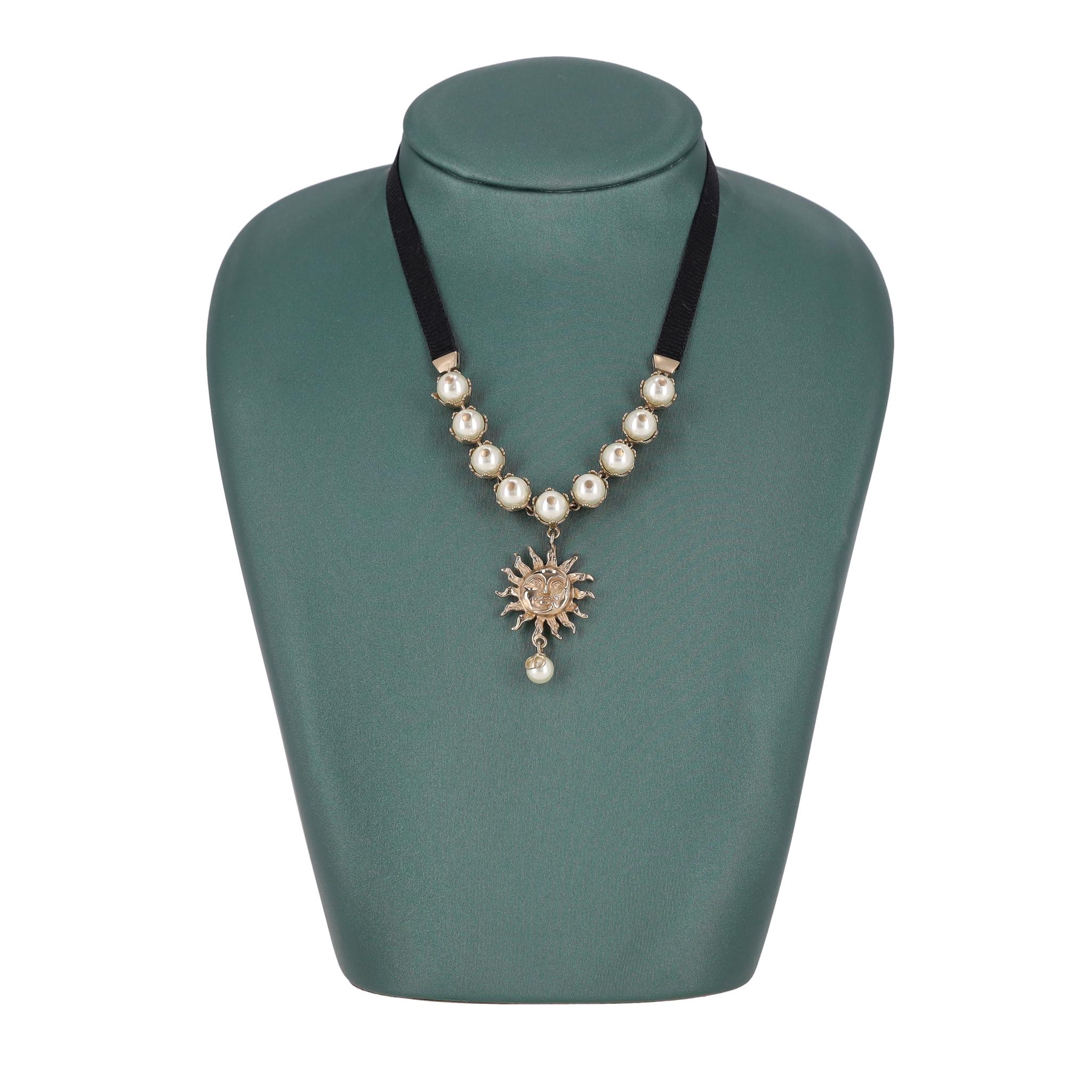 Women's Dior D-Renaissance Soleil Pearl Choker With A Sun Pendant For Sale