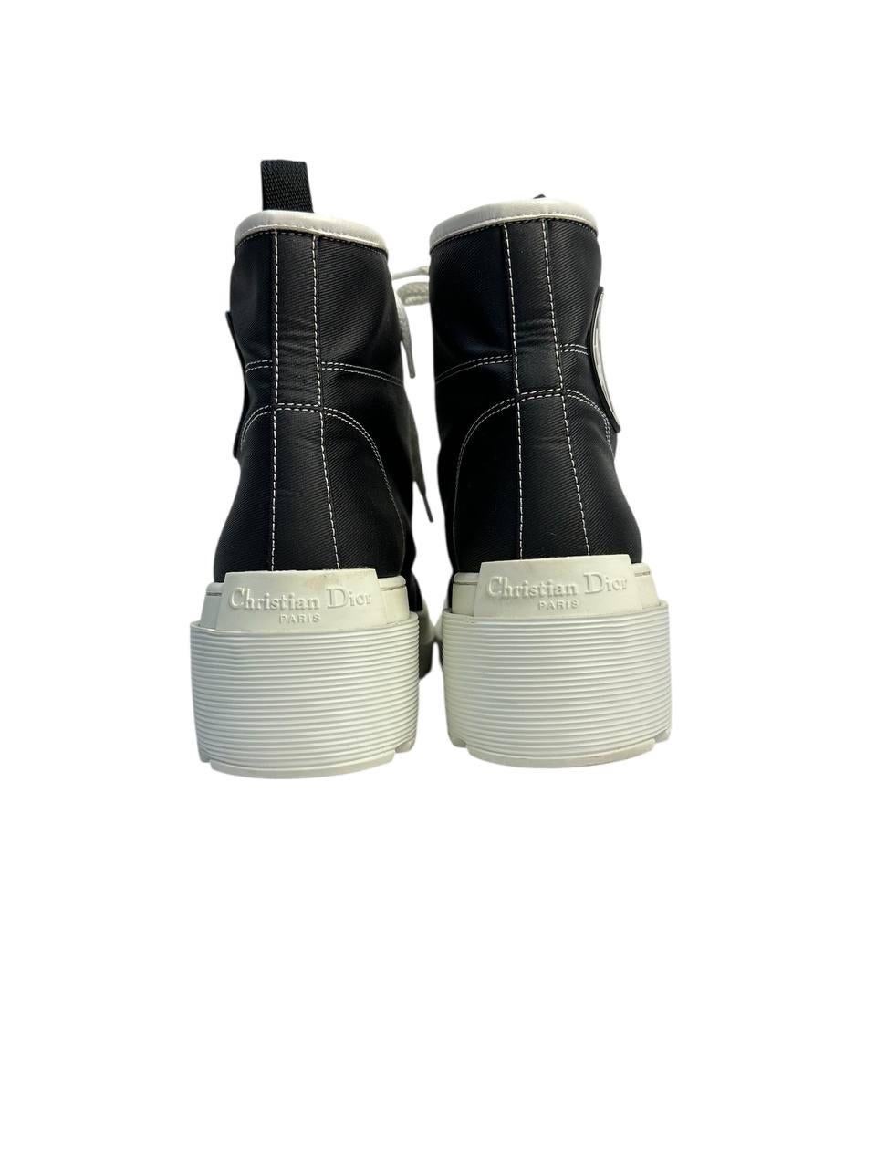 Gray Dior D-Rise Black and White Lace Up Boots - Size 40 For Sale
