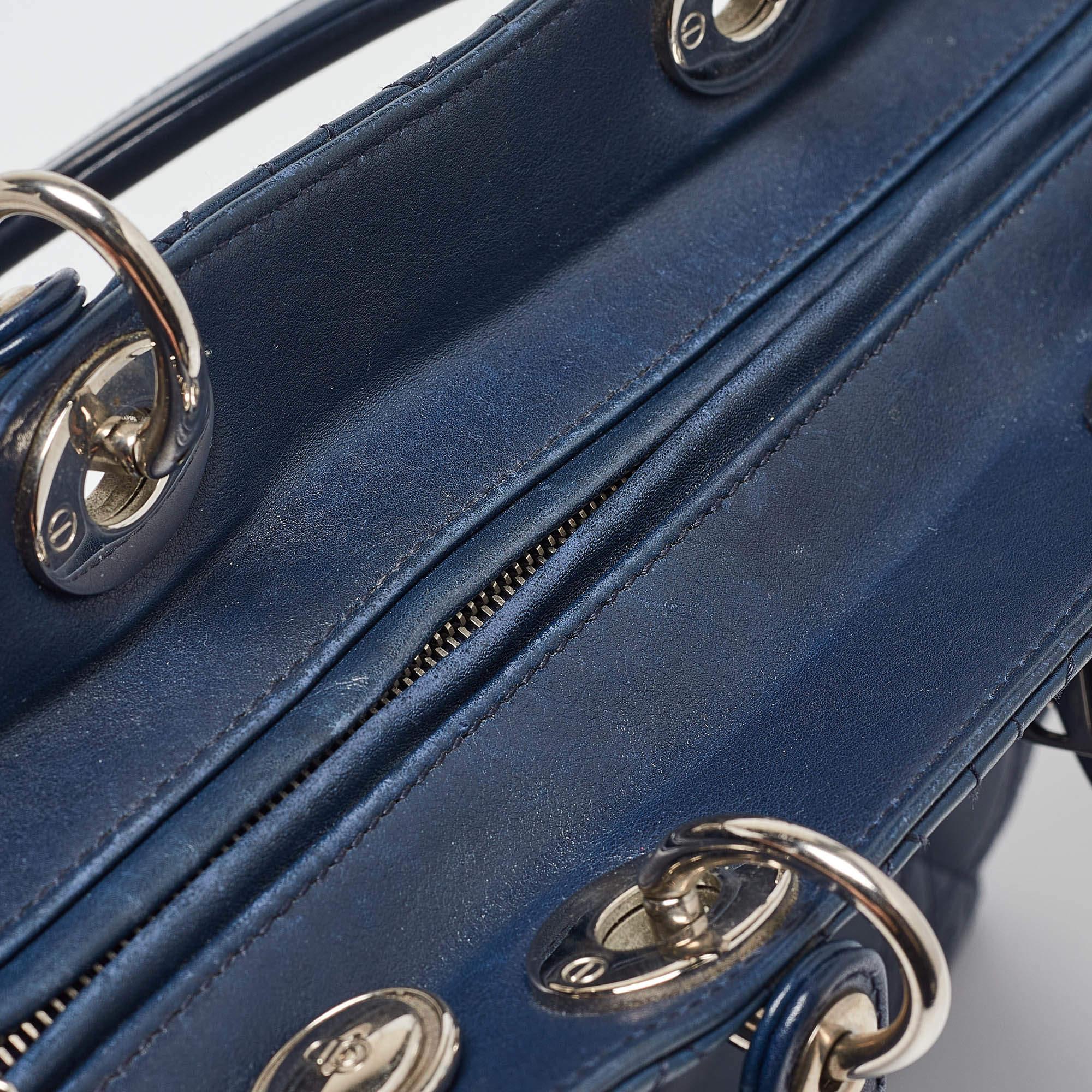 De las mujeres Dior Azul Oscuro Cannage Piel Grande Lady Dior Tote en venta