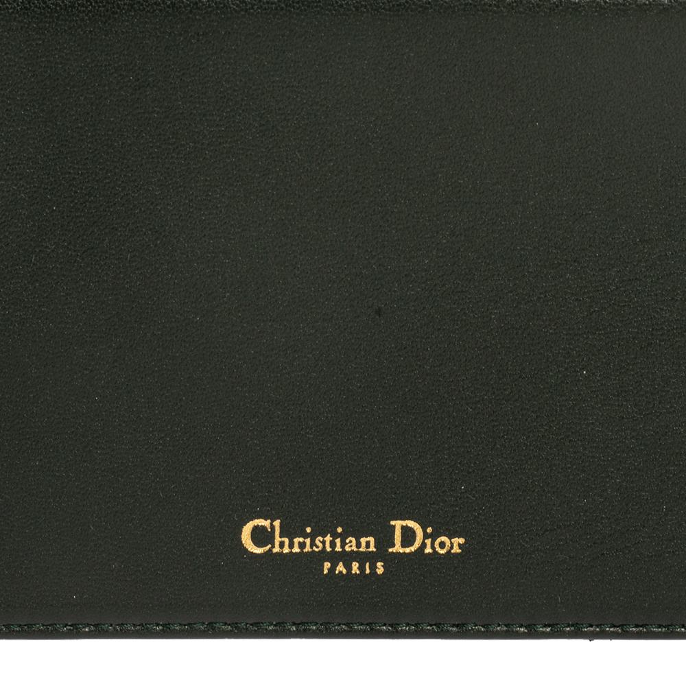 Dior: astuccio piatto con zip in pelle verde scuro 4