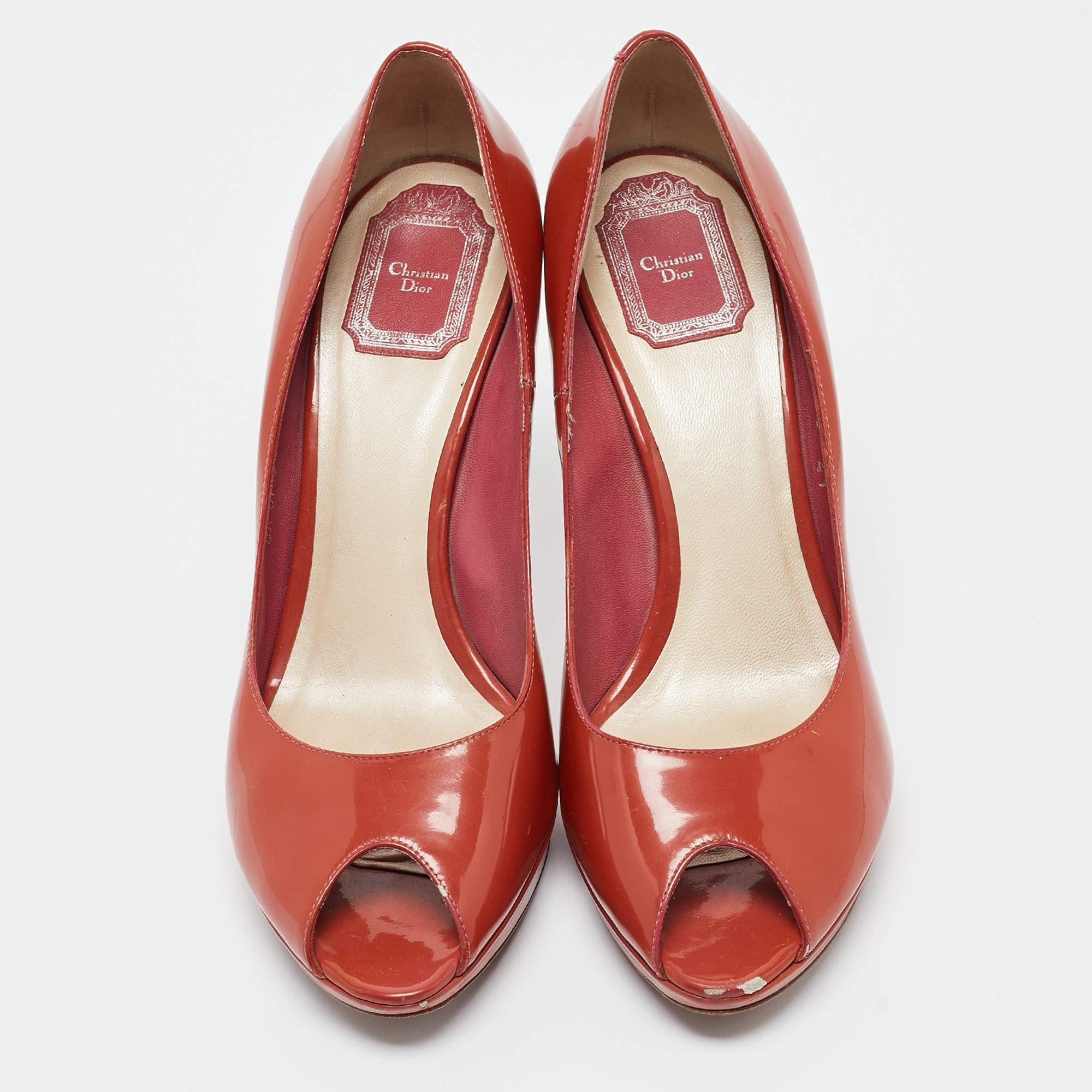 Dior Dark Orange Patent Leather Miss Dior Pumps Size 41 In Good Condition For Sale In Dubai, Al Qouz 2