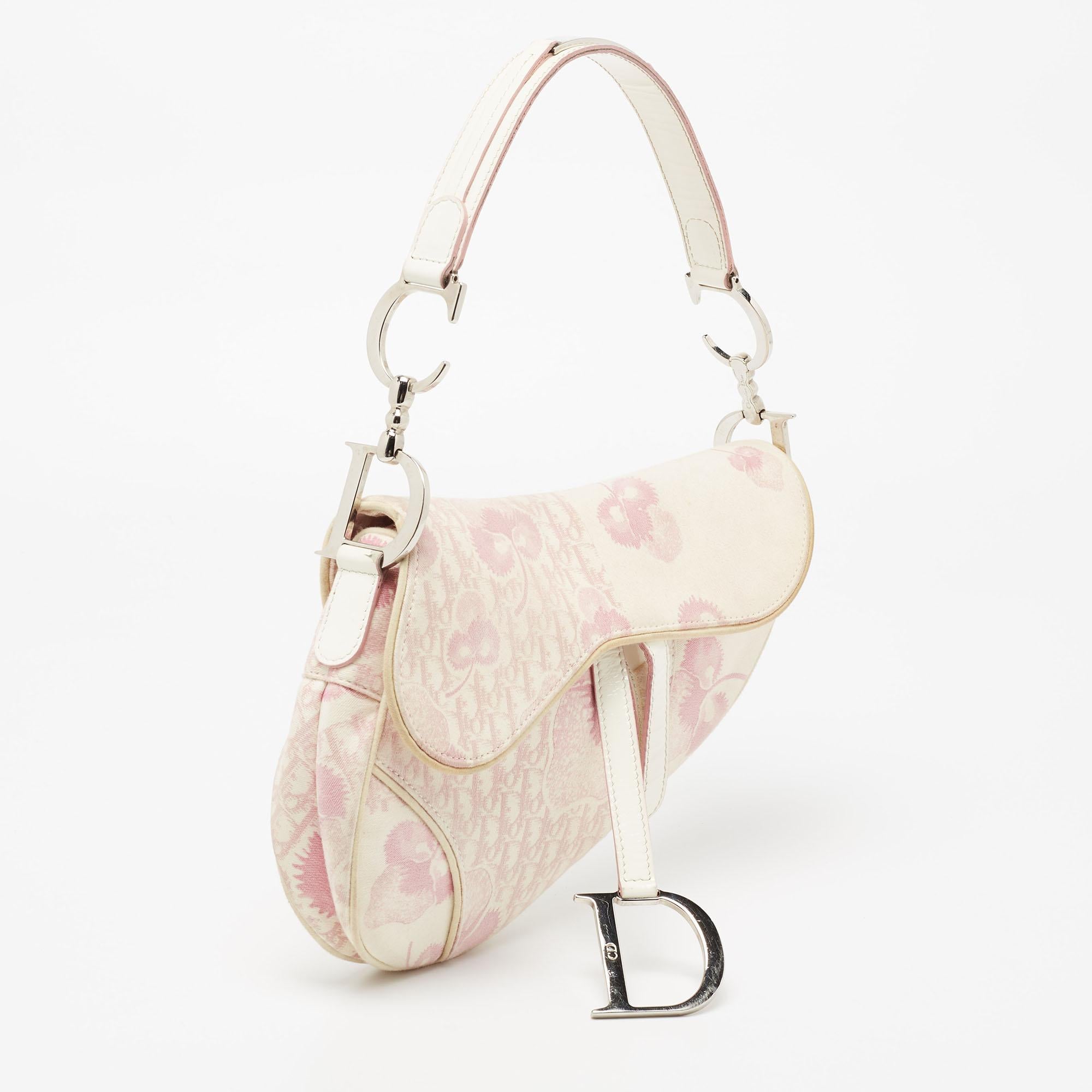 Dior Satteltasche aus bedrucktem Segeltuch und Lackleder in Dunkelrosa/Weiß 1