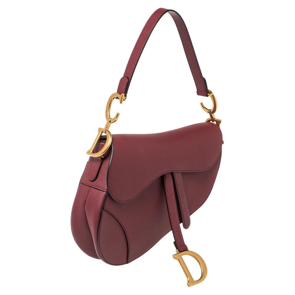 Dior - Sac à dos en cuir rouge foncé Excellent état à Dubai, Al Qouz 2