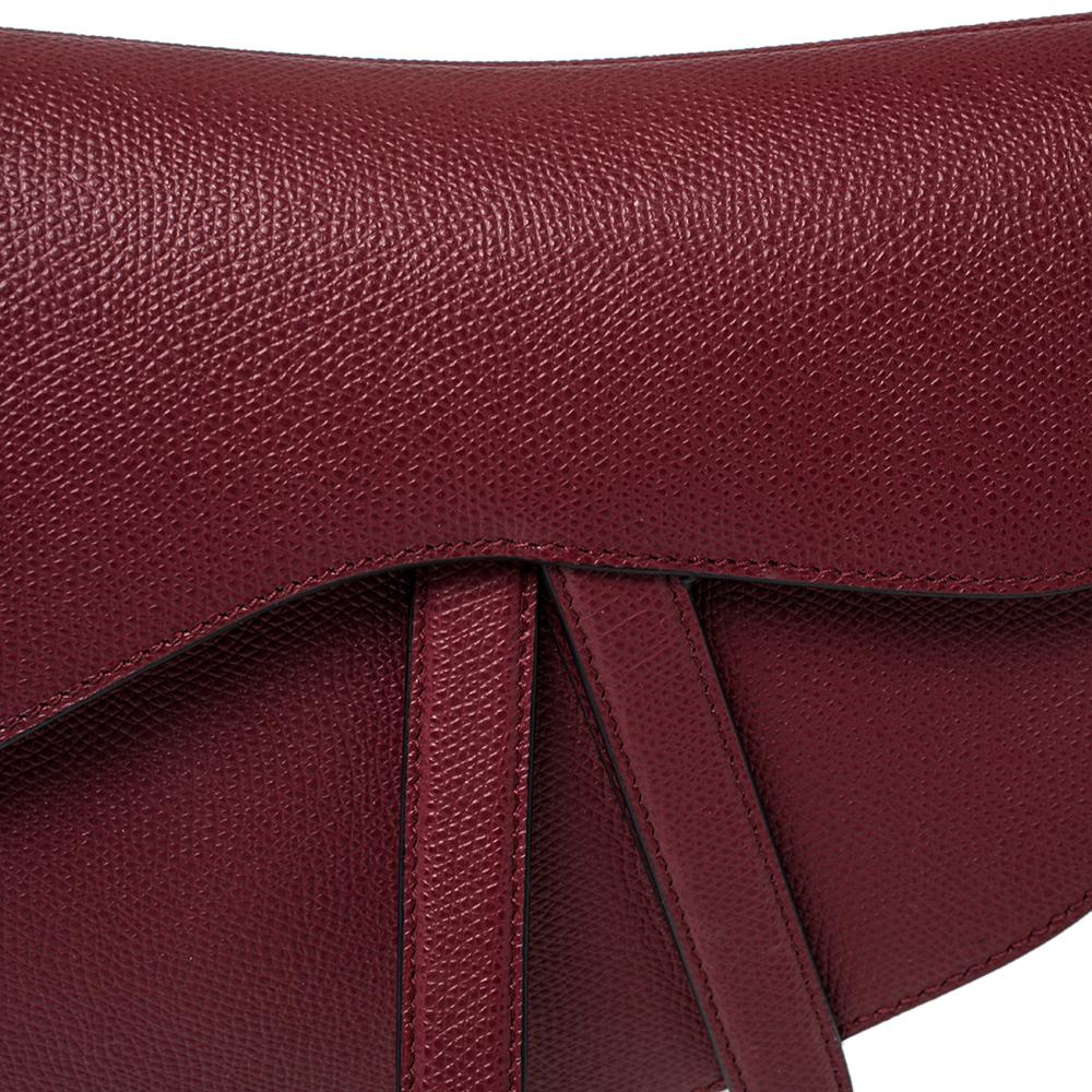 Dior - Sac à dos en cuir rouge foncé 2