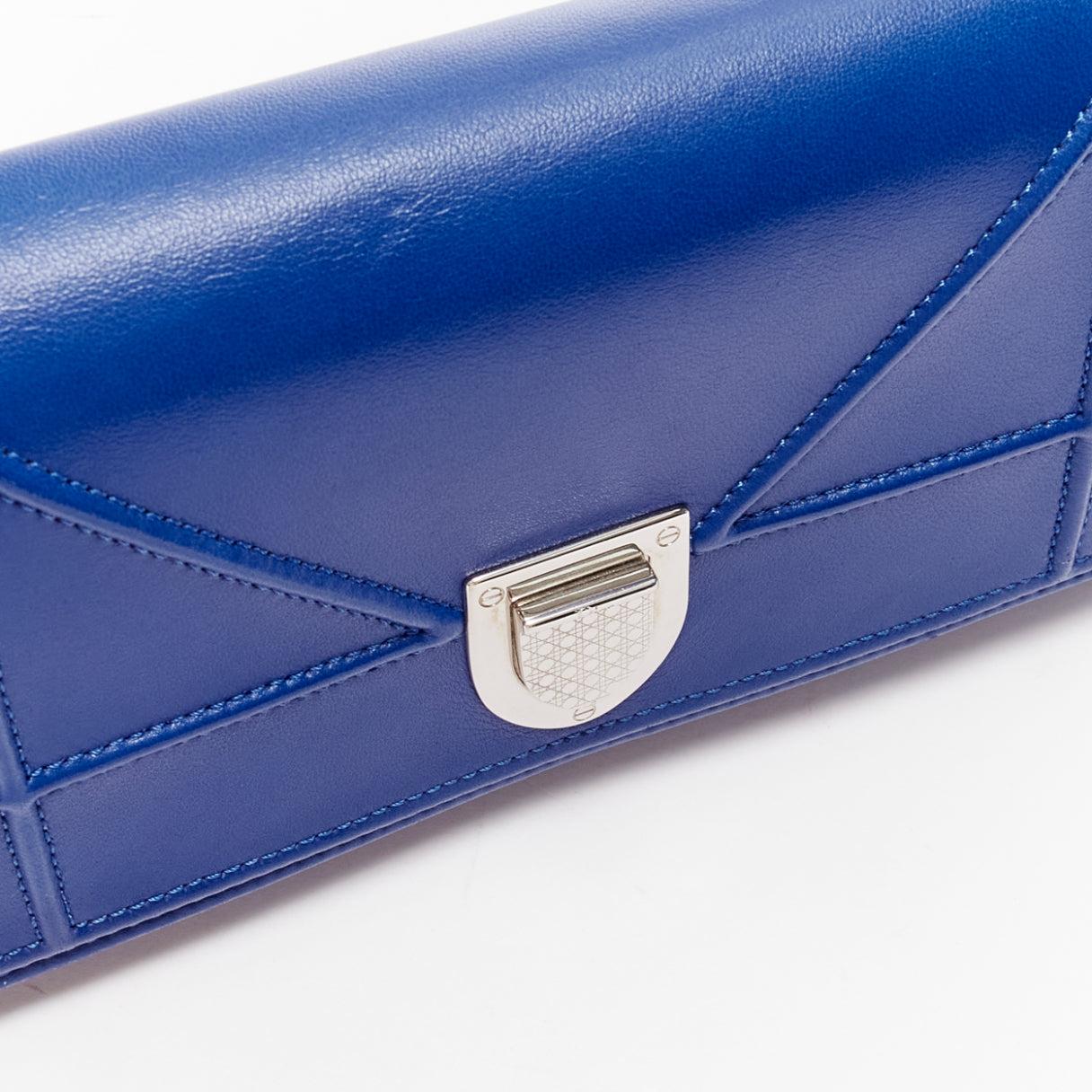 DIOR Diorama Cerulean Blaues gestepptes Crossbody Wallet auf Kette Clutch Tasche im Angebot 1