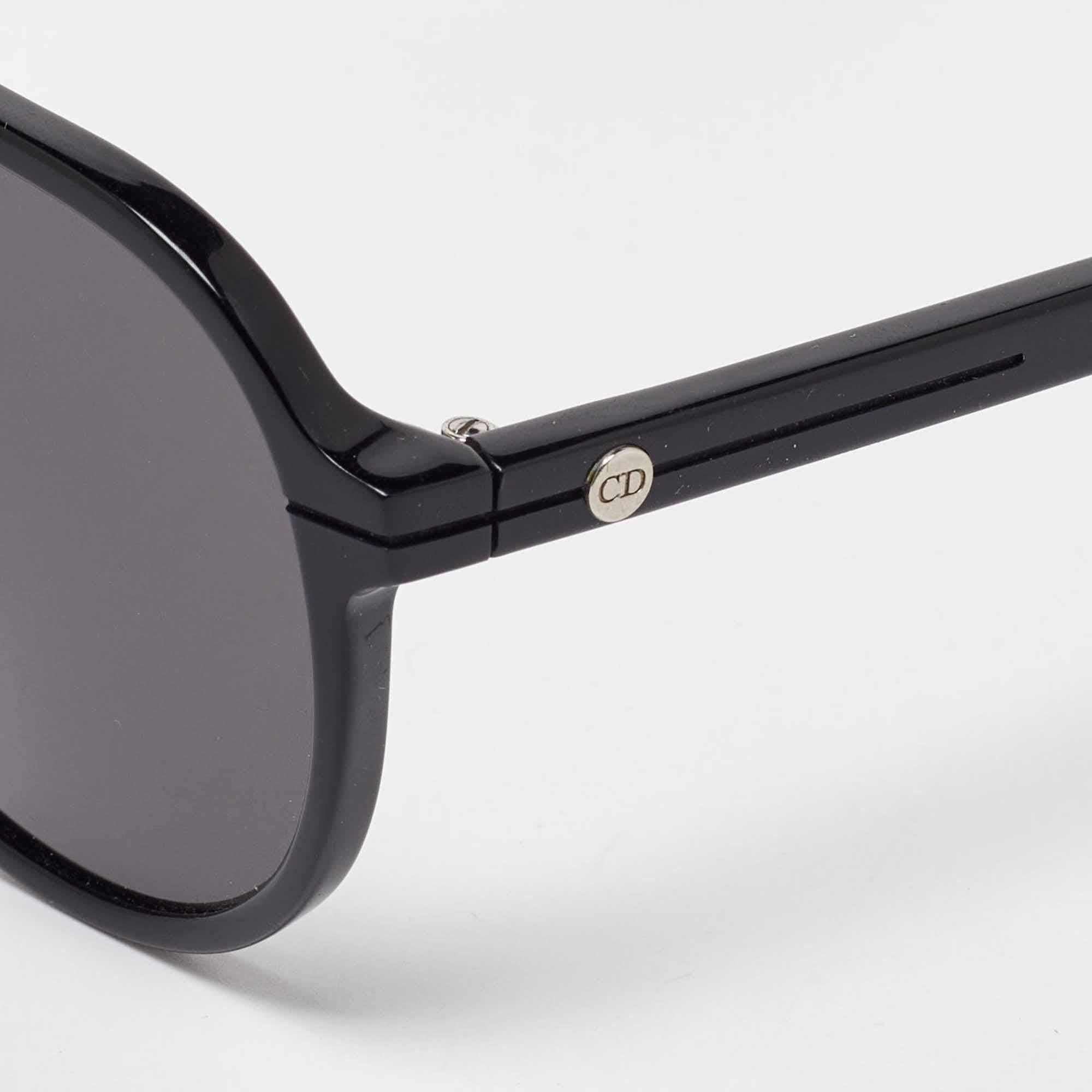Enjoy sunny days in full style with these Dior sunglasses. Created with expertise  they feature well designed frames  the logo on the temples  and high quality lenses that are equipped to protect your eyes. Definitely  a must have to add to your