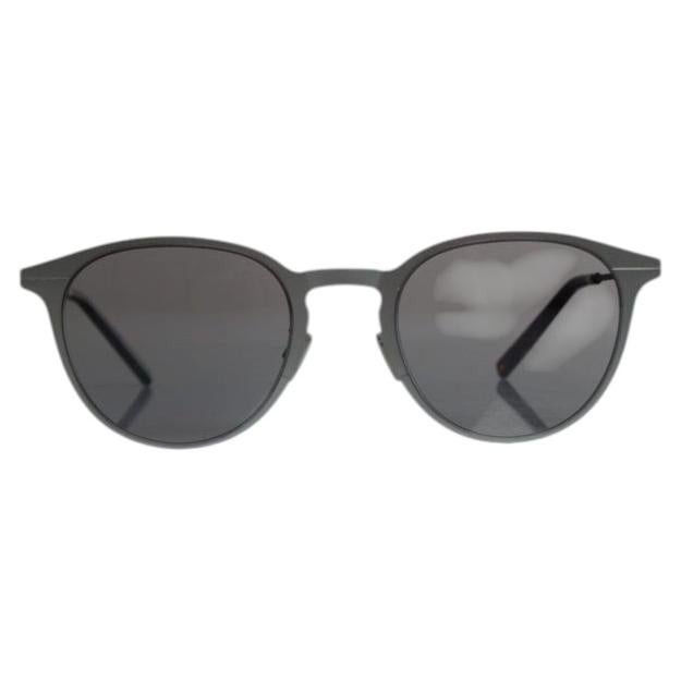 Dior, DiorEssential RU Metall-Sonnenbrille in Schwarz