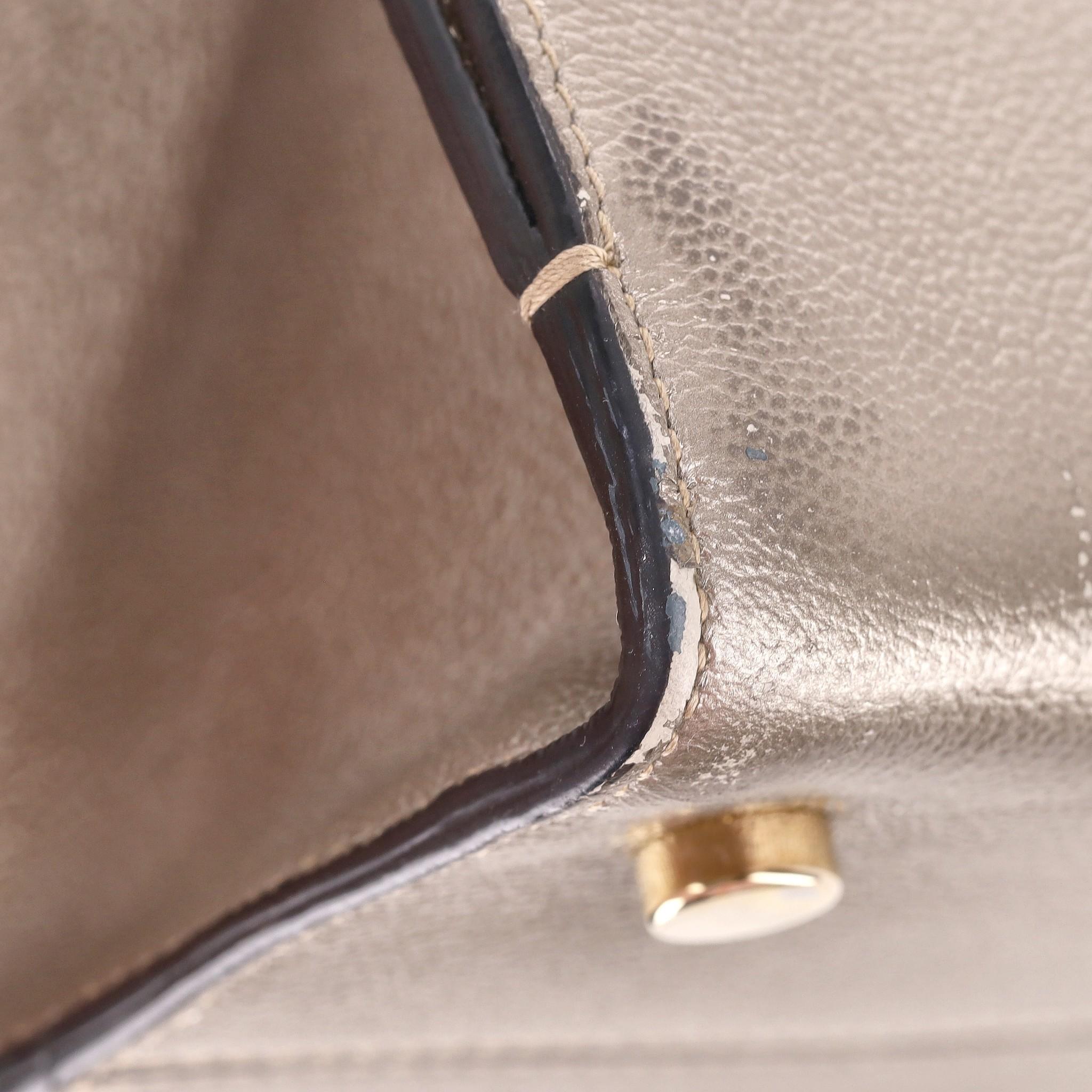 Sac à rabat moyen Dior Diorever en cuir métallisé en vente 7