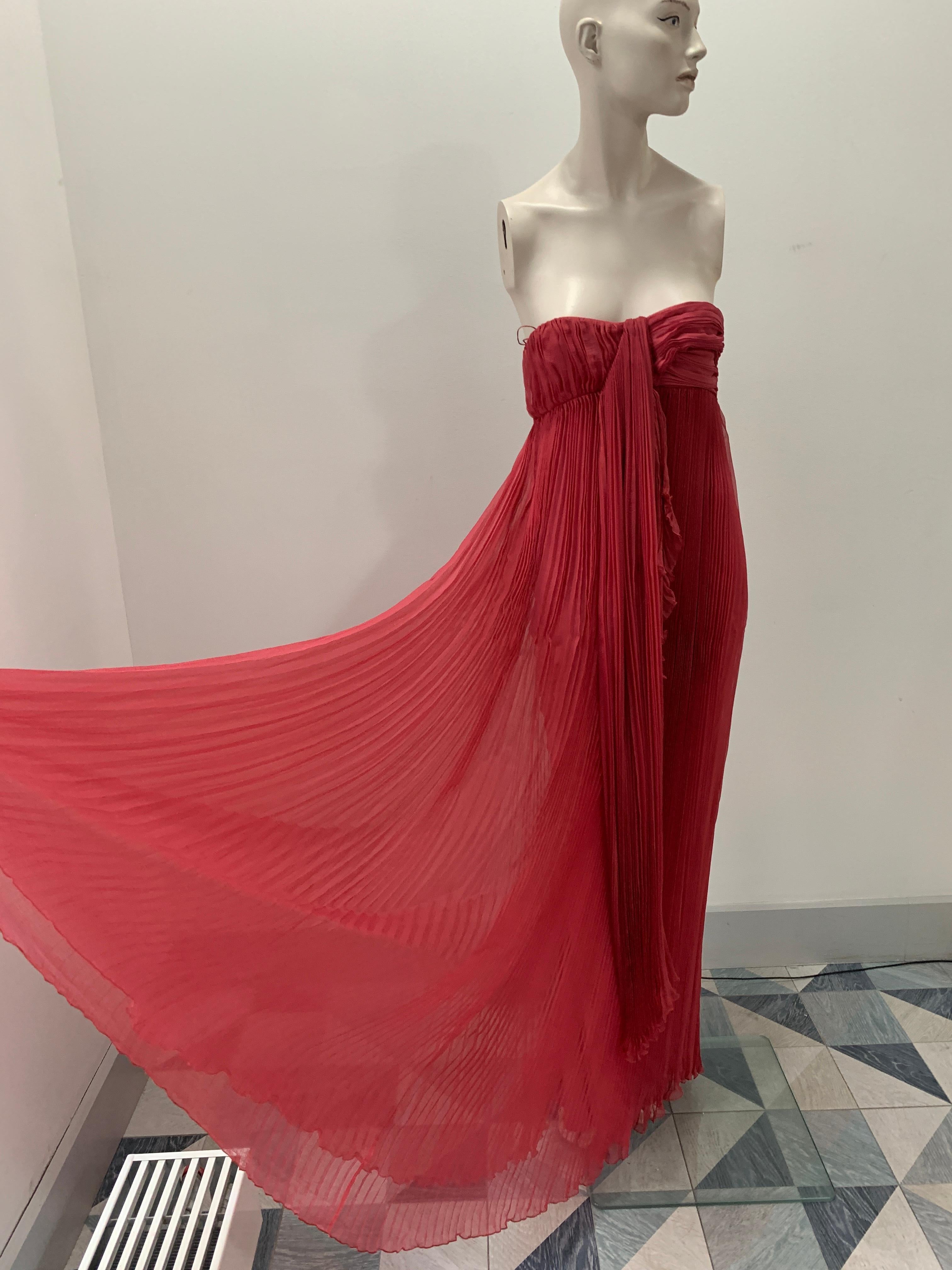 Christian Dior & John Galliano 7C 2007 silk evening dress
John Galliano for Christian Dior
Collection: Christian Dior Resort 2007
Christian Dior style: 7C12066780
Marked Size: 6 (US) 42 (It) 38 (fr)
Country of manufacture: France
A gorgeous pleated
