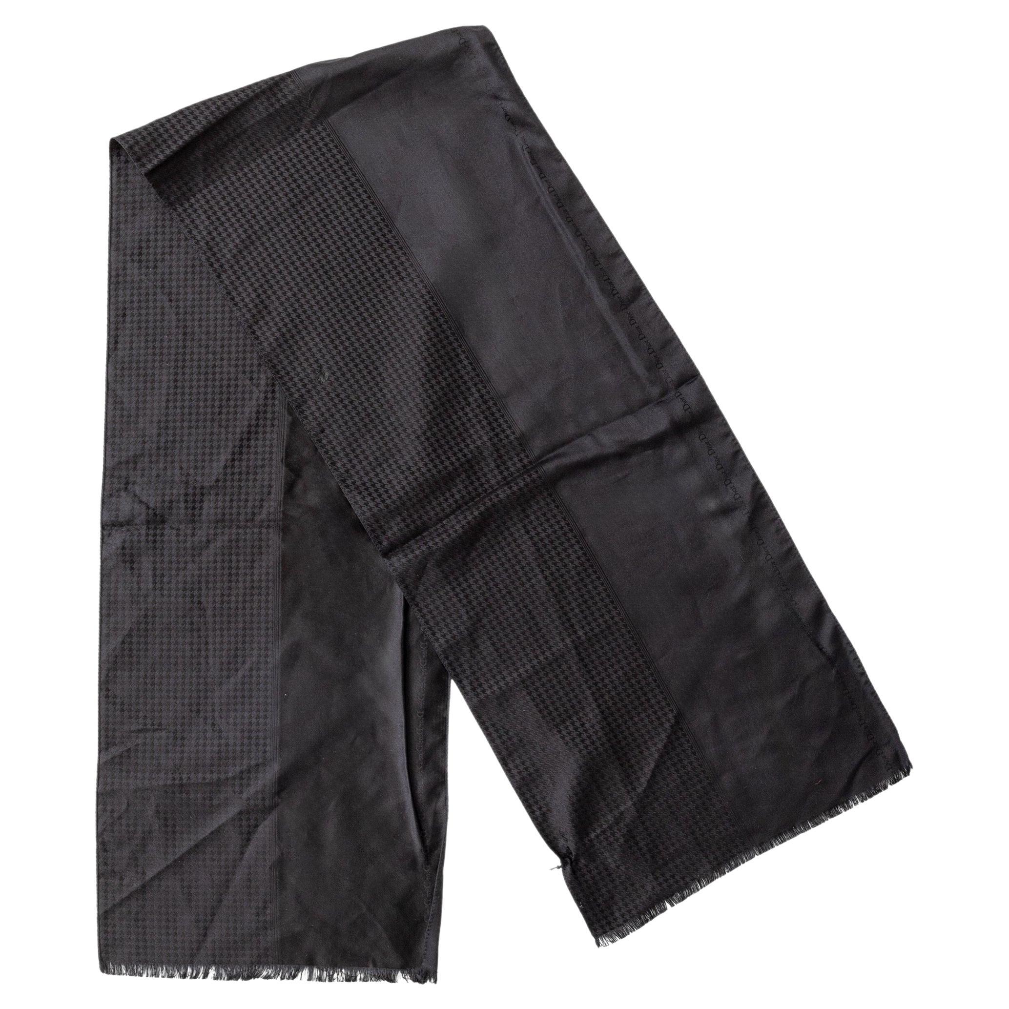 Dior Duo Pattern Scarf - '20s For Sale