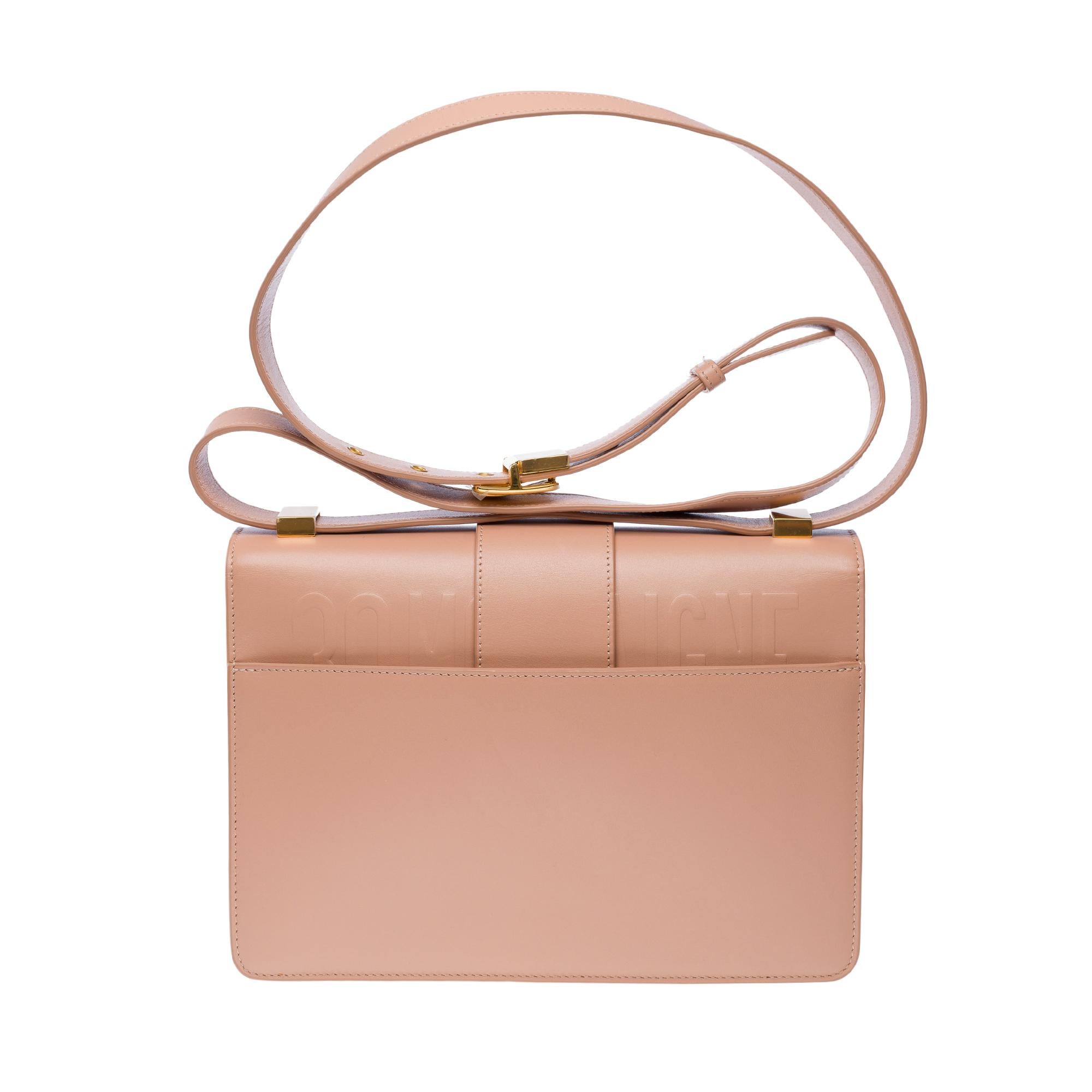 Beige Dior East-West of the line 30 Montaigne shoulder flap bag in black leather, GHW For Sale