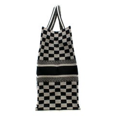 Dior Book Tote Bag aus besticktem Canvas