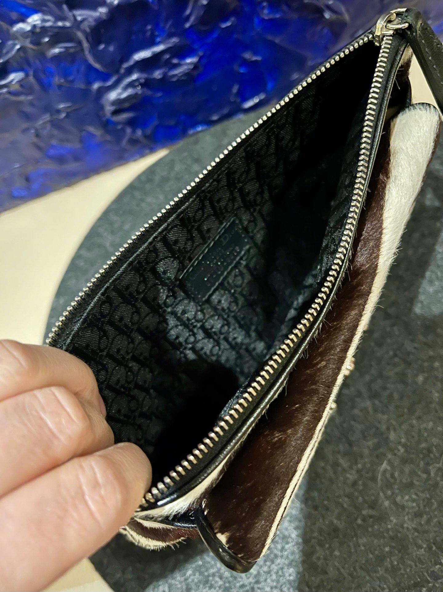 Dior Pochette a busta in pelle di vitello stile pony con stampa zebrata, hardware argento in vendita 6