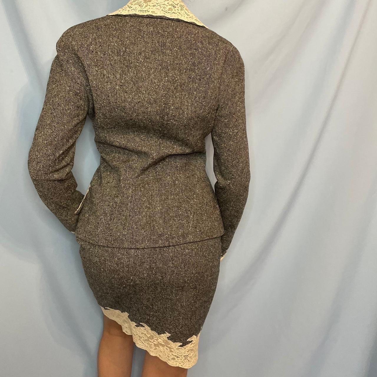 Traje de falda de dos piezas gris con detalle de dobladillo de encaje Dior Otoño 1998 Negro en venta