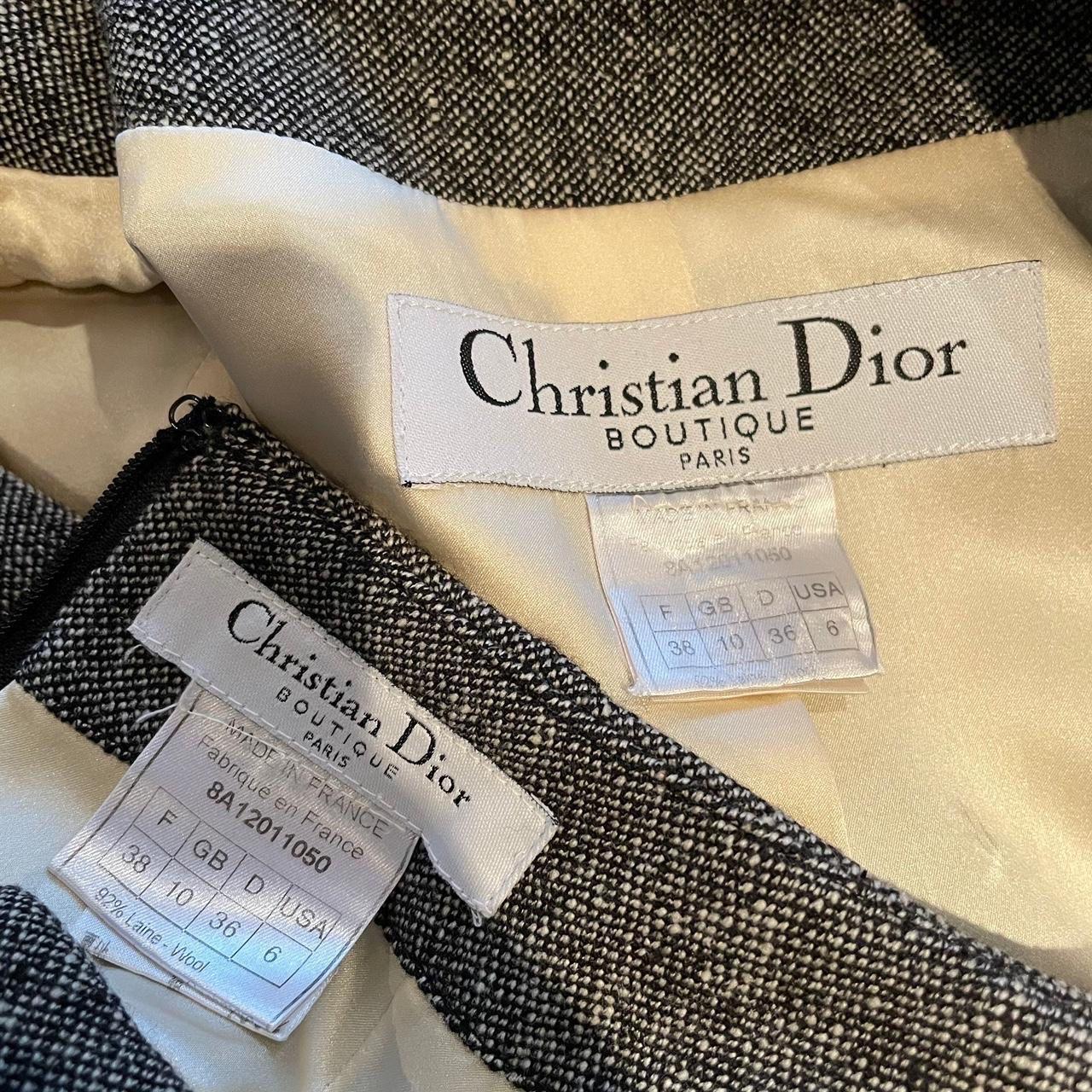 Traje de falda de dos piezas gris con detalle de dobladillo de encaje Dior Otoño 1998 en Bueno estado para la venta en Hertfordshire, GB