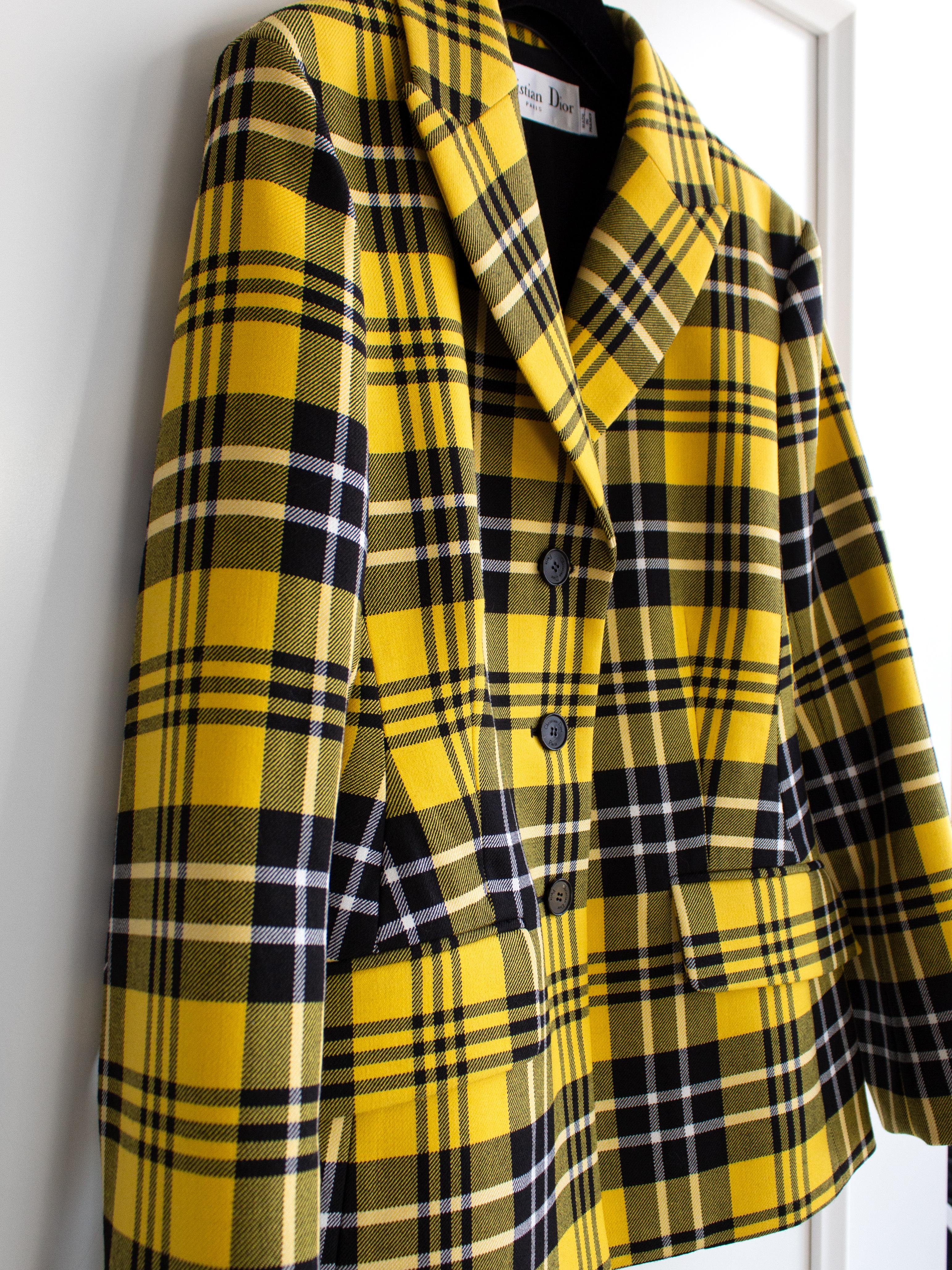Dior automne/hiver 2022 - Blazer sans poignée à carreaux jaunes et noirs en vente 4