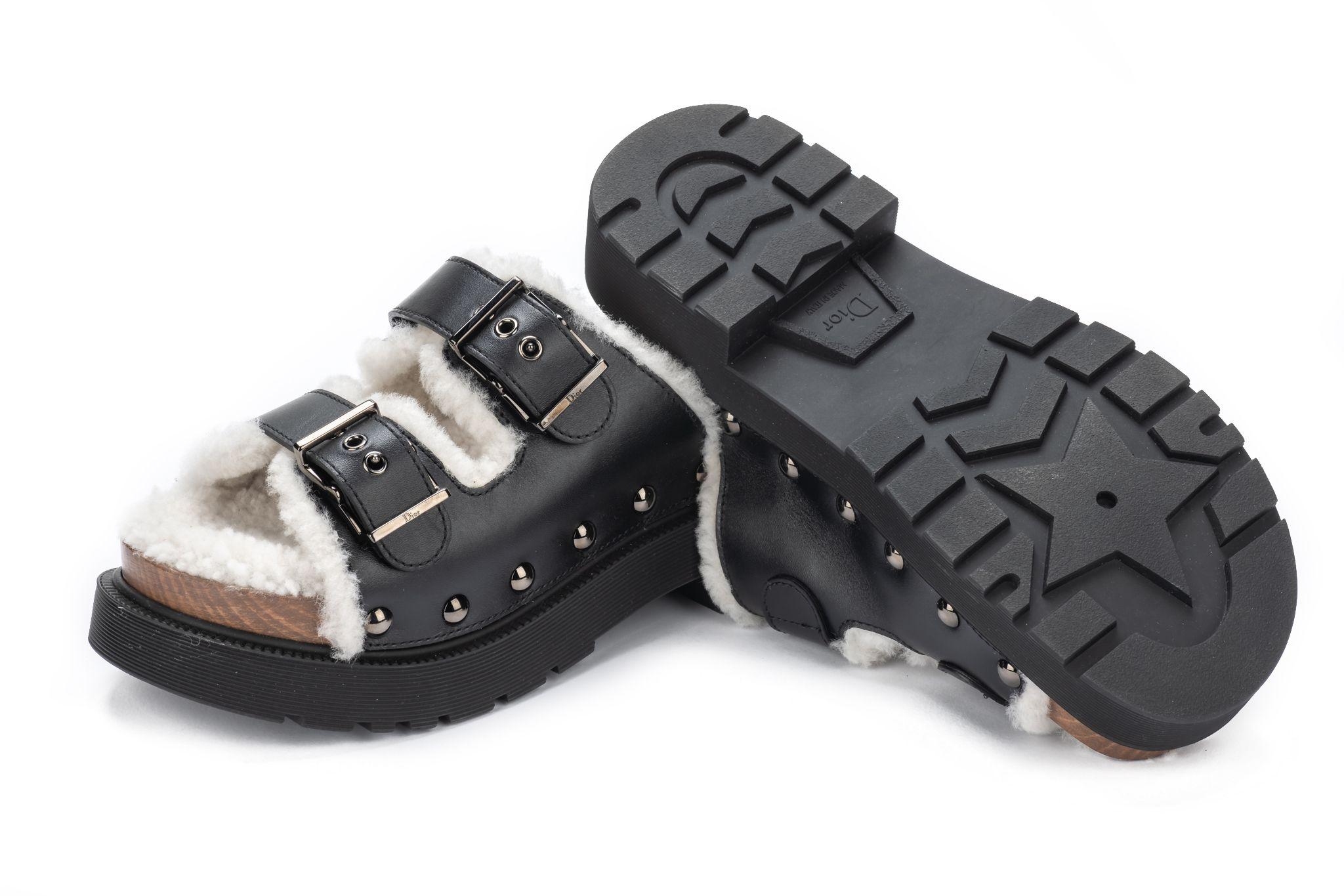 Dior Faux Fur Block Sandals Black NIB Neuf - En vente à West Hollywood, CA