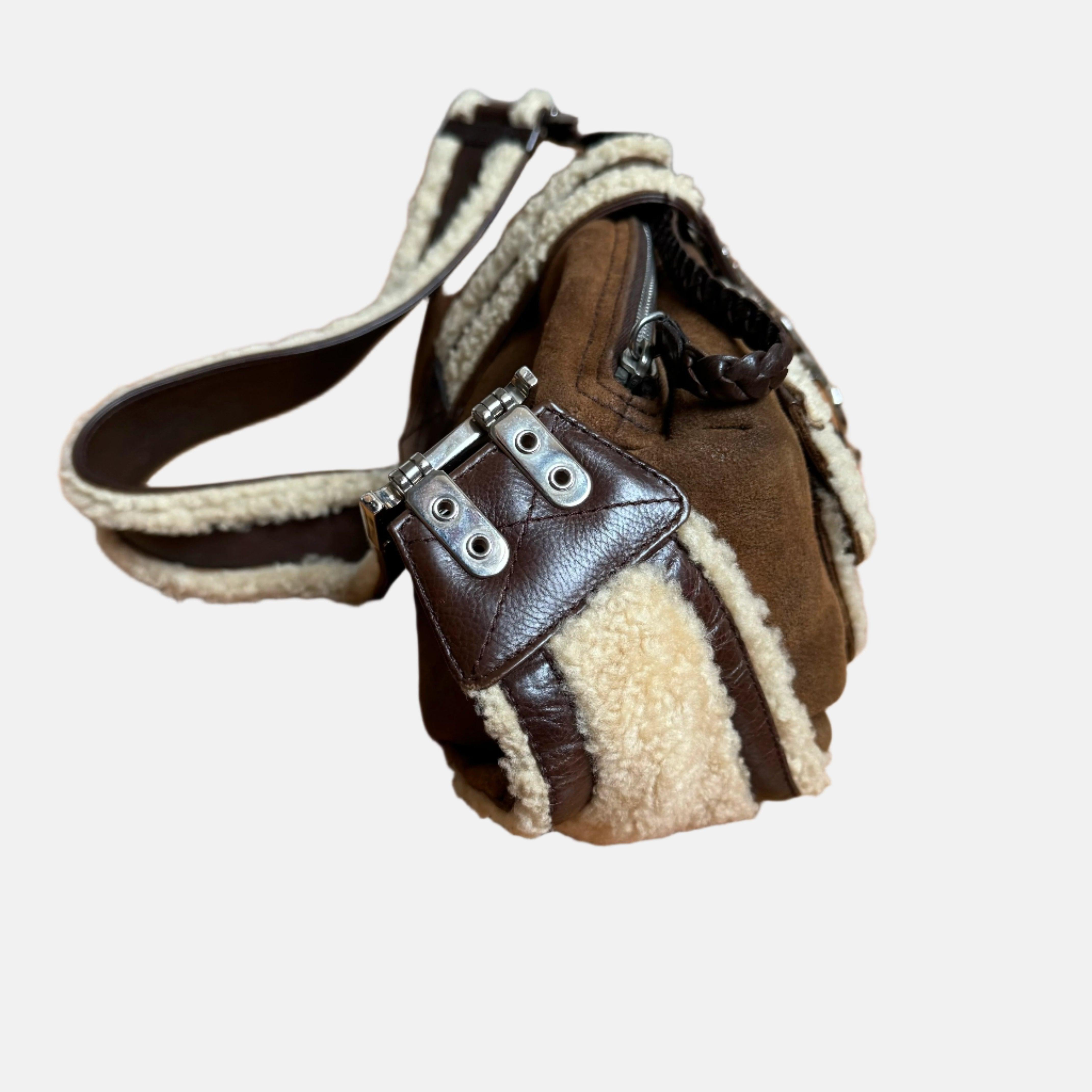 Dior Flight Medium Shoulder Bag Tan Brown Shearling In Good Condition For Sale In AUBERVILLIERS, FR