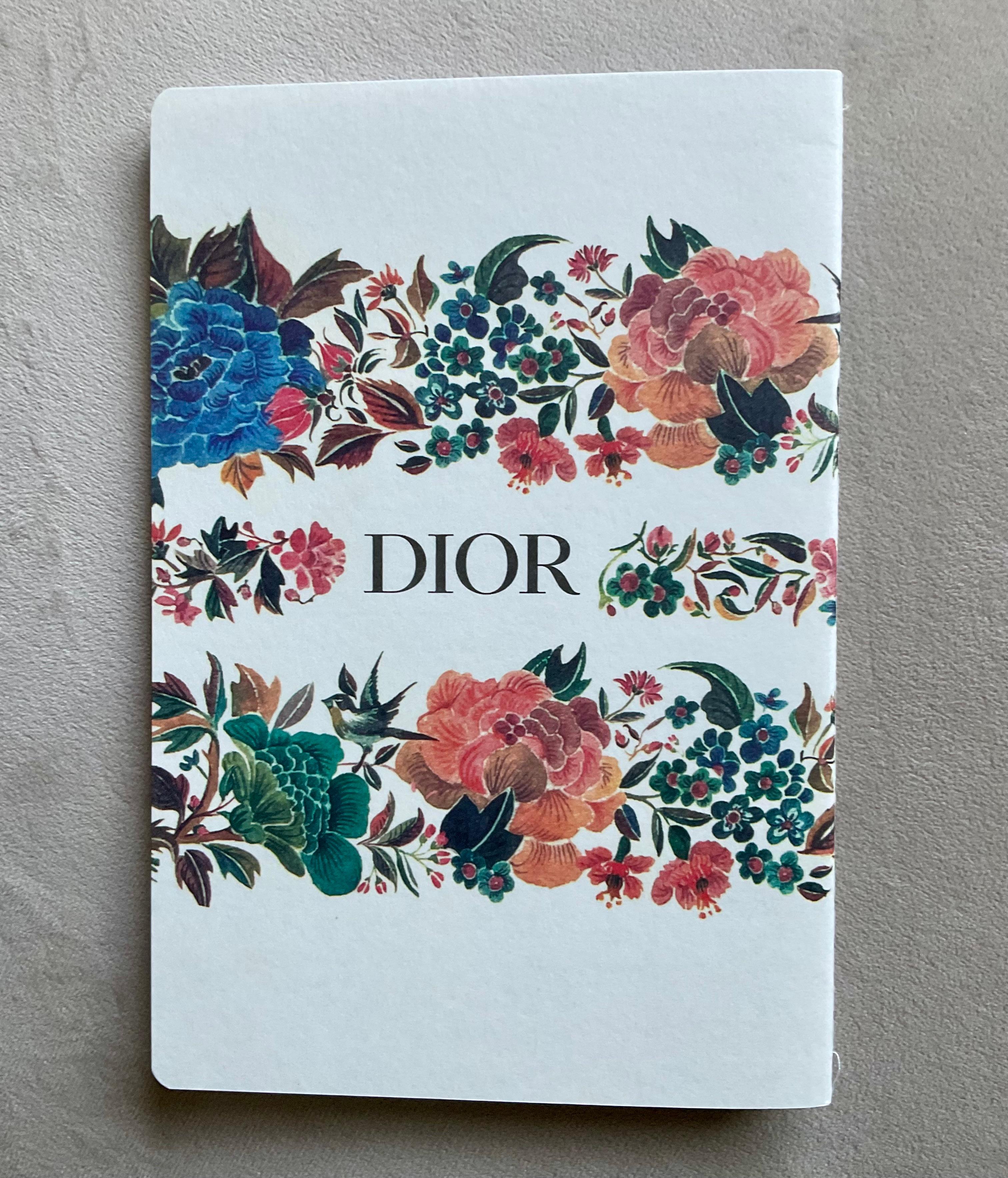 Grigio Quaderni floreali Dior con fascetta borgogna 2 pezzi limitati in vendita