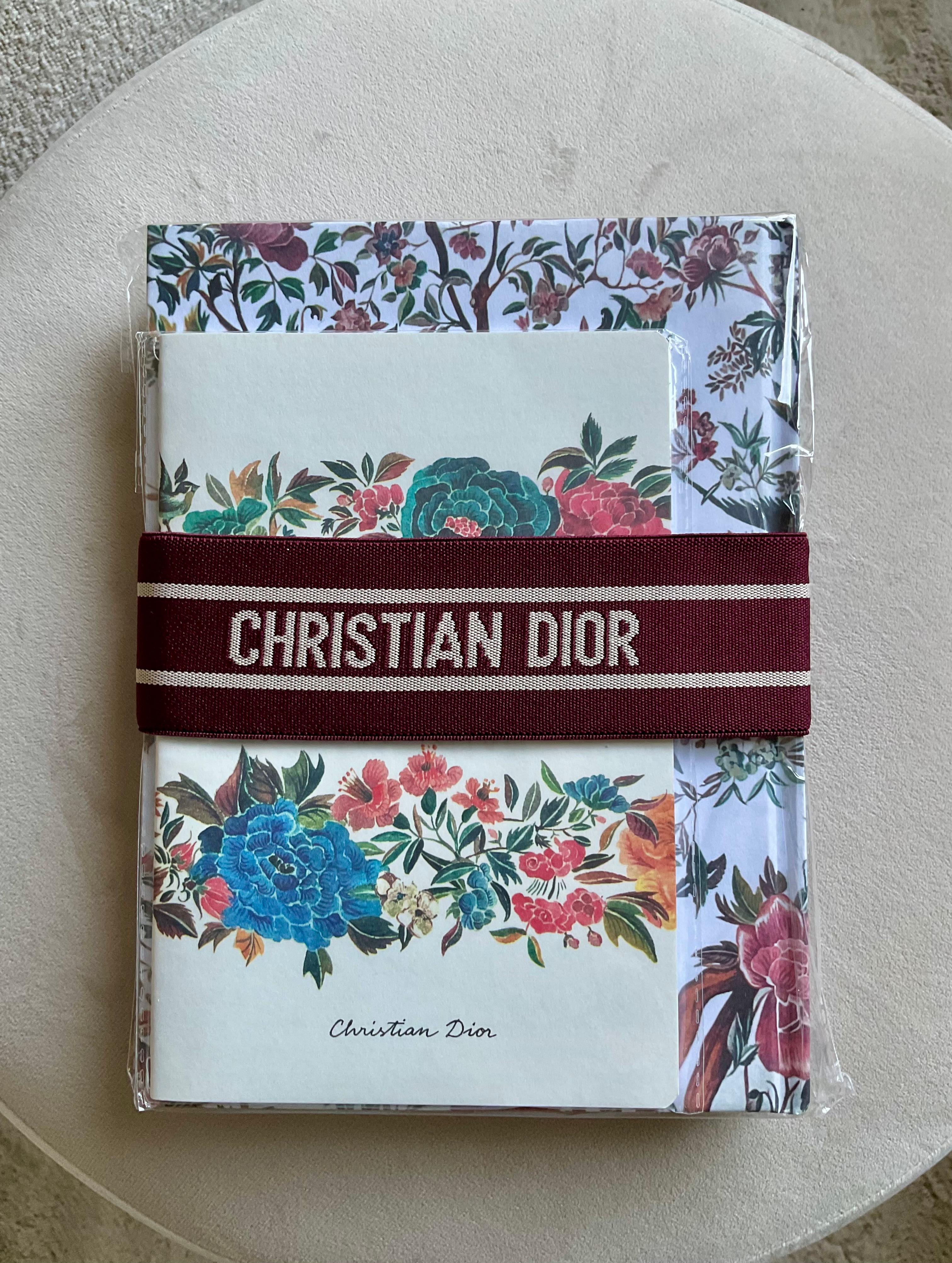 Quaderni floreali Dior con fascetta borgogna 2 pezzi limitati in vendita 3