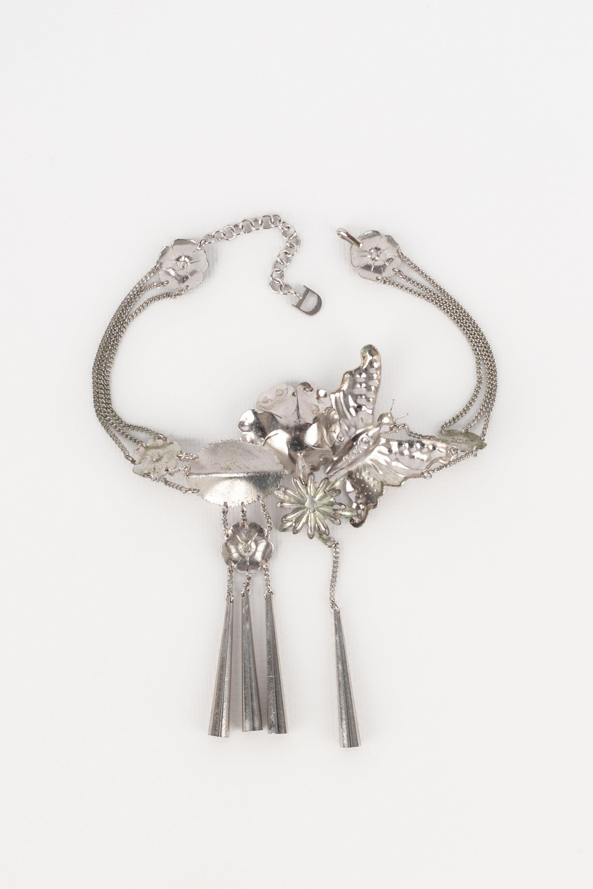 Dior Flower and Butterfly Silvery Necklace, 2003 In Excellent Condition For Sale In SAINT-OUEN-SUR-SEINE, FR